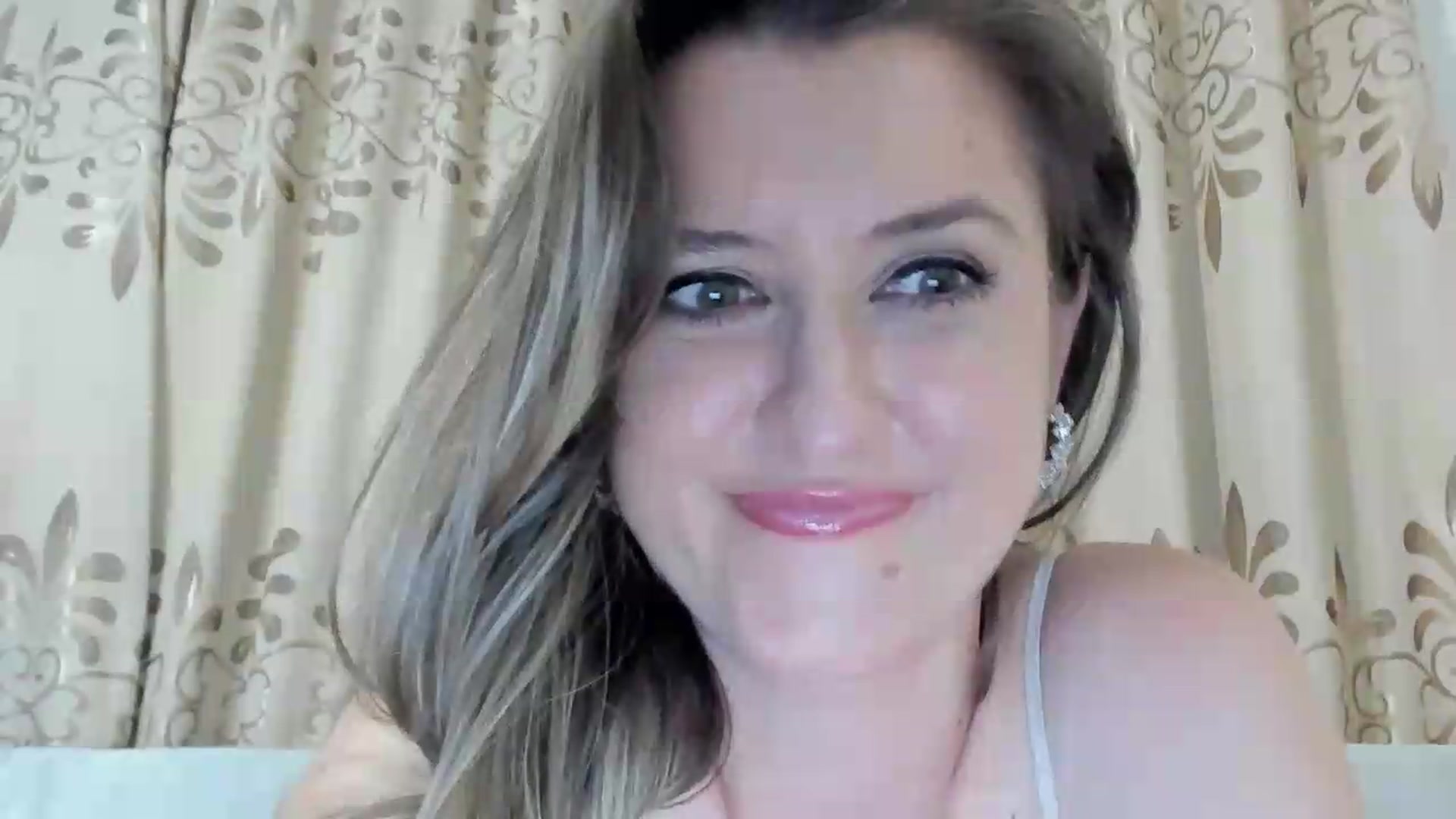 Gallery image thumbnail from BestDream's myfreecams stream on, 07/06/2026, 22:26 image 13 of 20