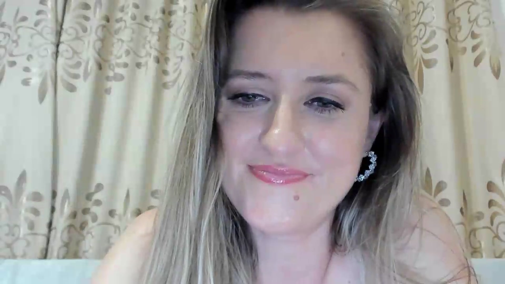Gallery image thumbnail from BestDream's myfreecams stream on, 07/06/2026, 22:26 image 6 of 20