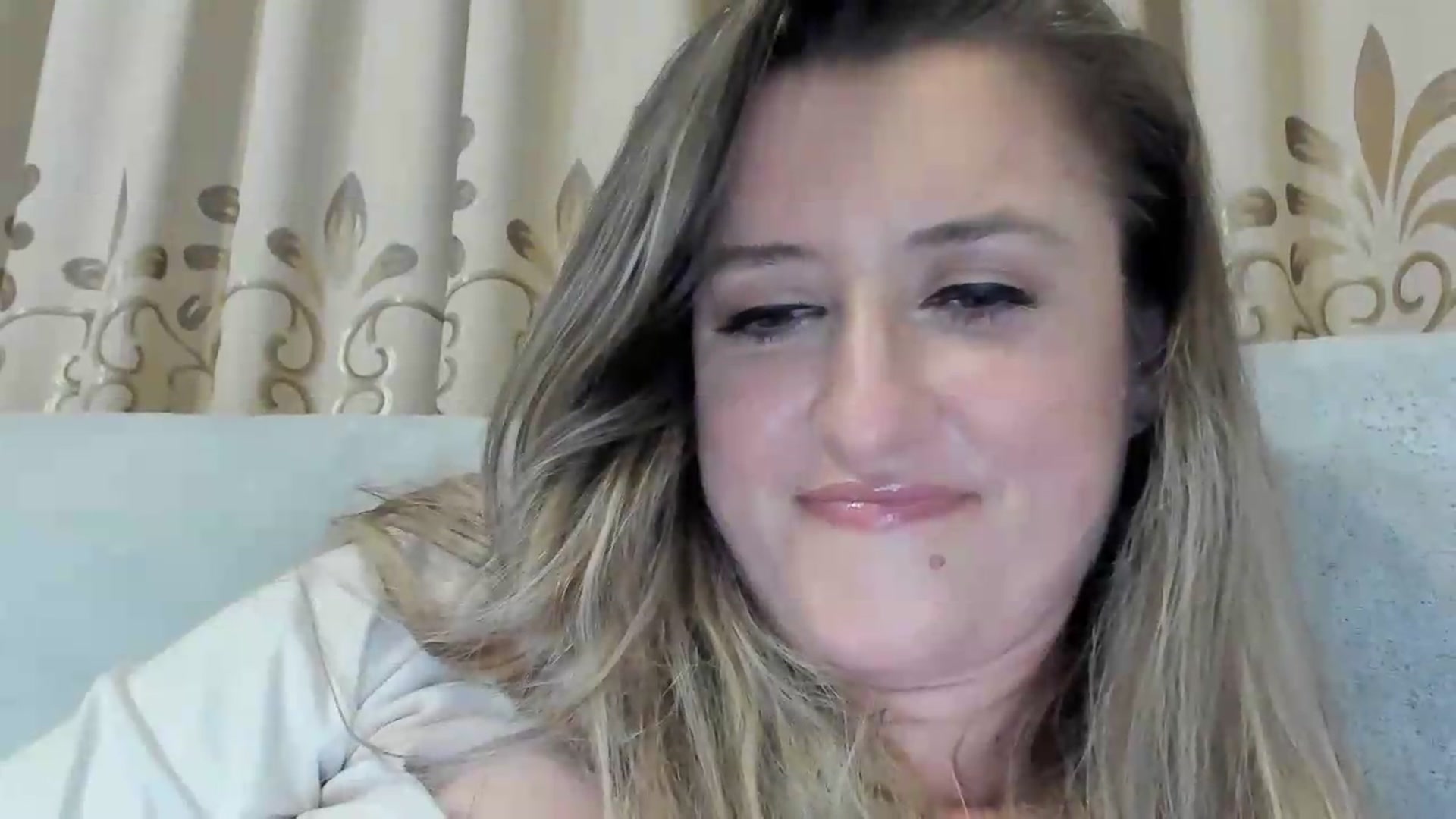 Gallery image thumbnail from BestDream's myfreecams stream on, 07/08/2026, 01:23 image 17 of 20