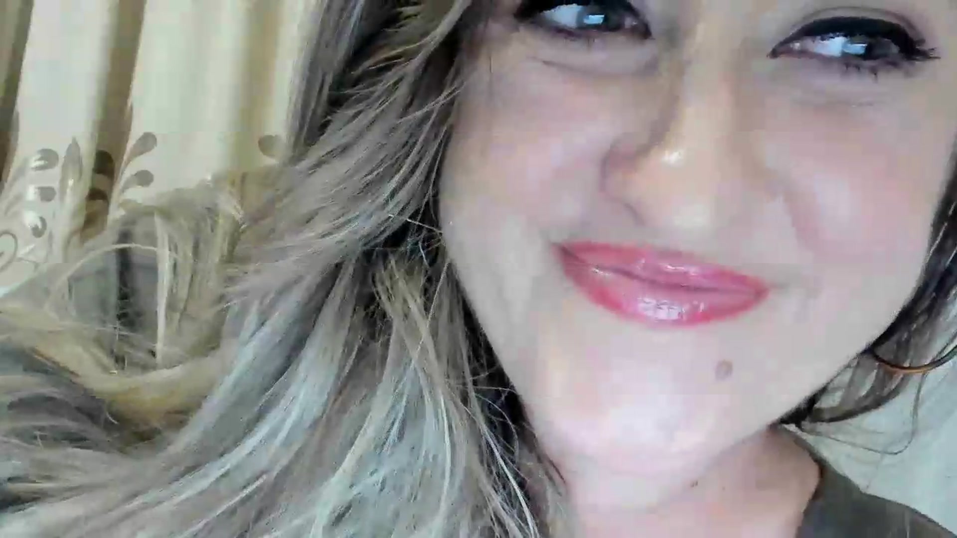 Gallery image thumbnail from BestDream's myfreecams stream on, 07/09/2026, 24:46 image 3 of 20