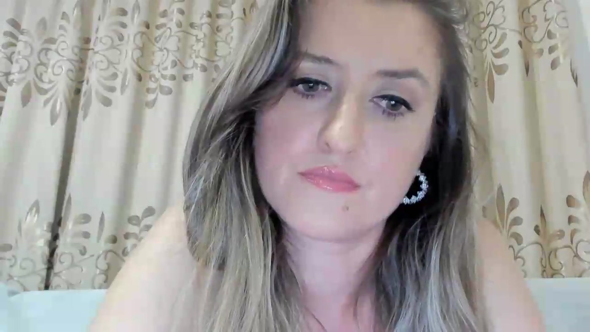 Gallery image thumbnail from BestDream's myfreecams stream on, 07/11/2026, 24:51 image 12 of 20