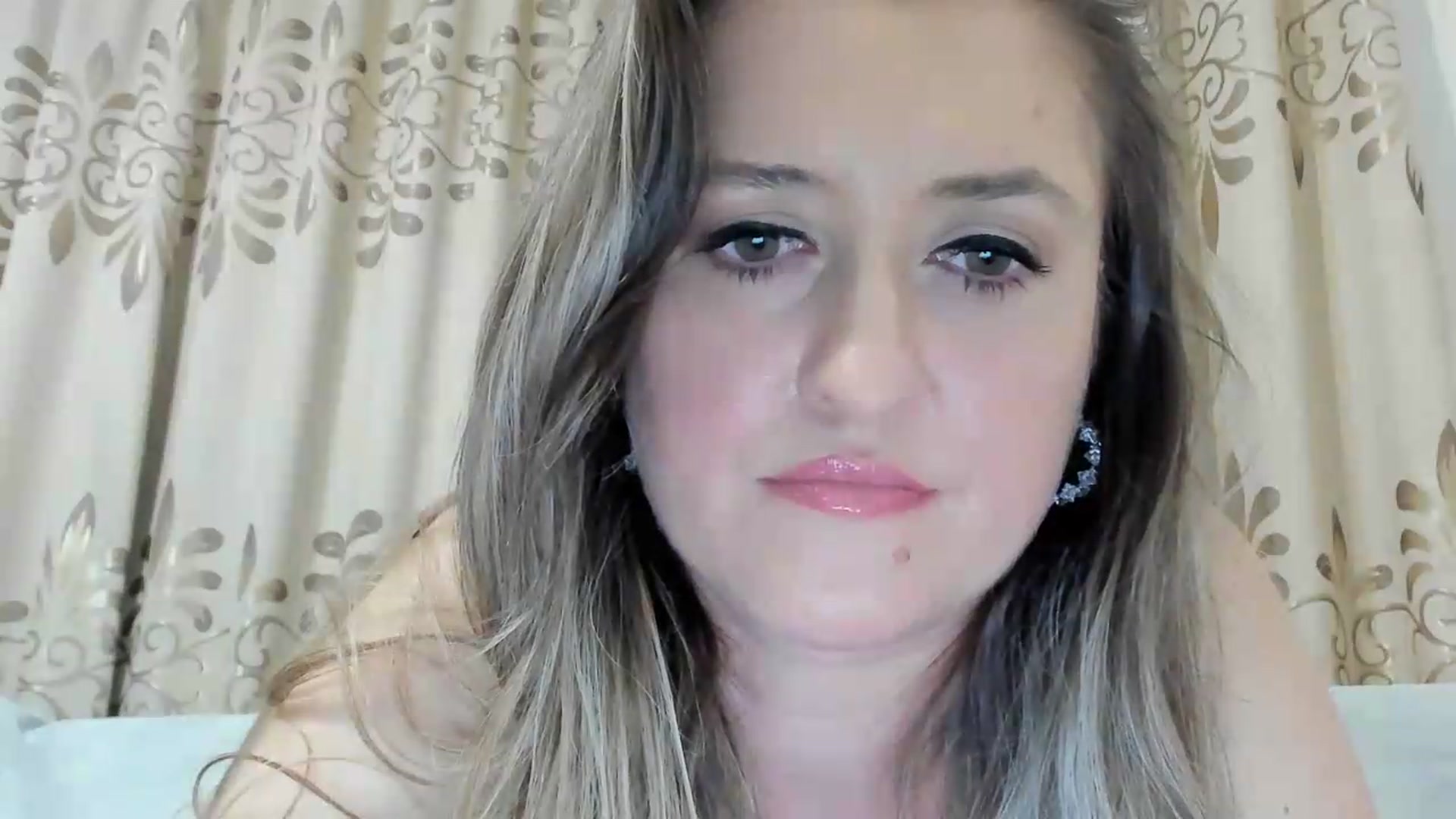 Gallery image thumbnail from BestDream's myfreecams stream on, 07/11/2026, 24:51 image 16 of 20