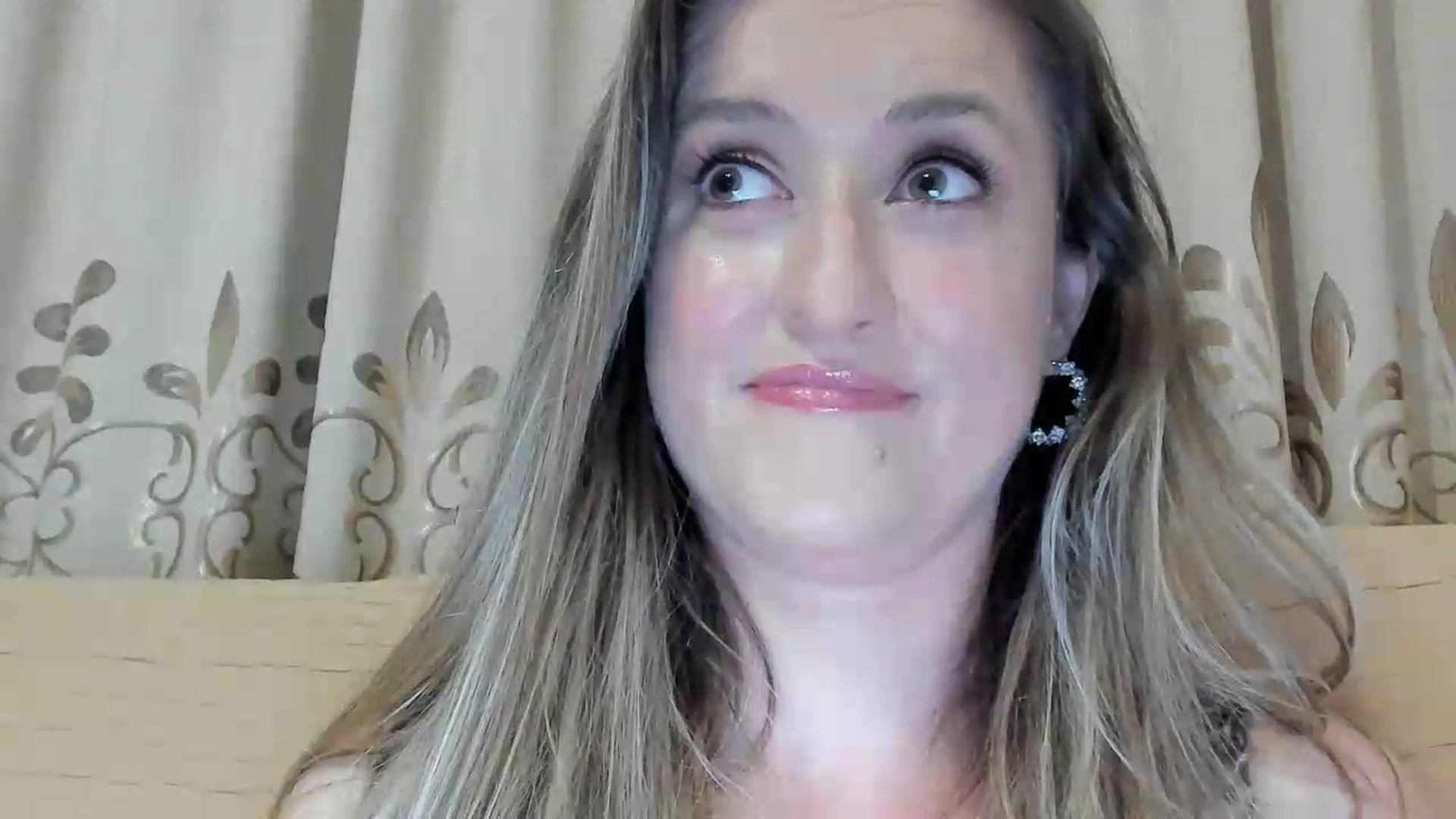 Gallery image thumbnail from BestDream's myfreecams stream on, 07/16/2026, 23:43 image 19 of 20