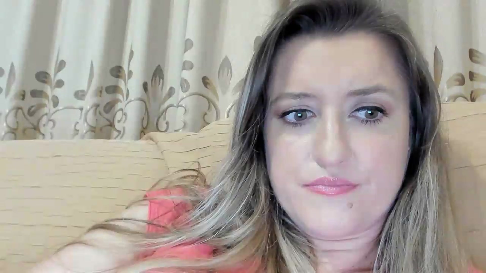 Gallery image thumbnail from BestDream's myfreecams stream on, 07/18/2026, 22:53 image 15 of 20