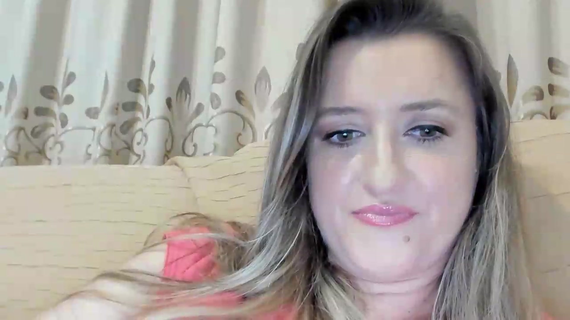 Gallery image thumbnail from BestDream's myfreecams stream on, 07/18/2026, 22:53 image 18 of 20