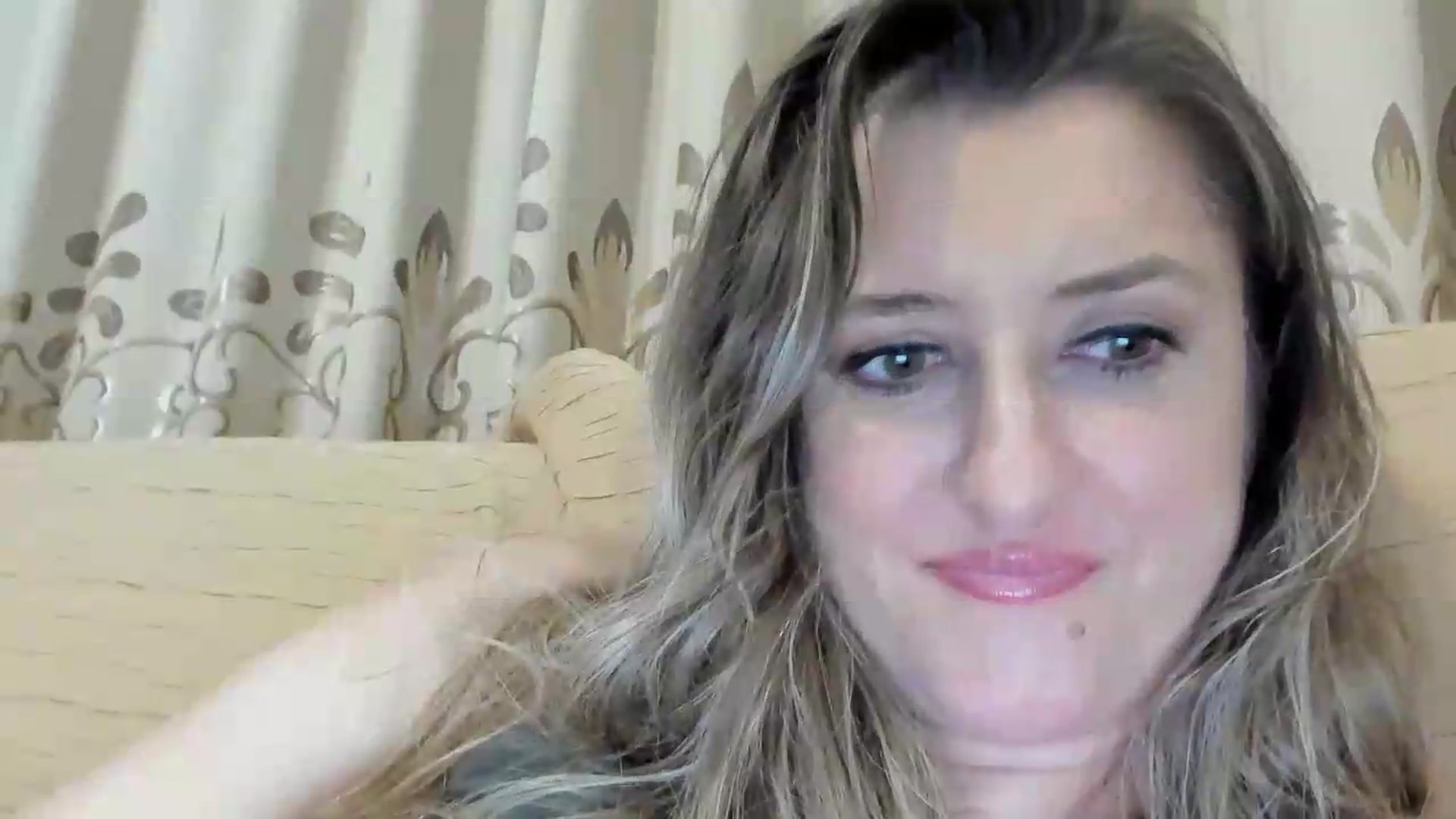 Gallery image thumbnail from BestDream's myfreecams stream on, 07/20/2026, 24:49 image 17 of 20