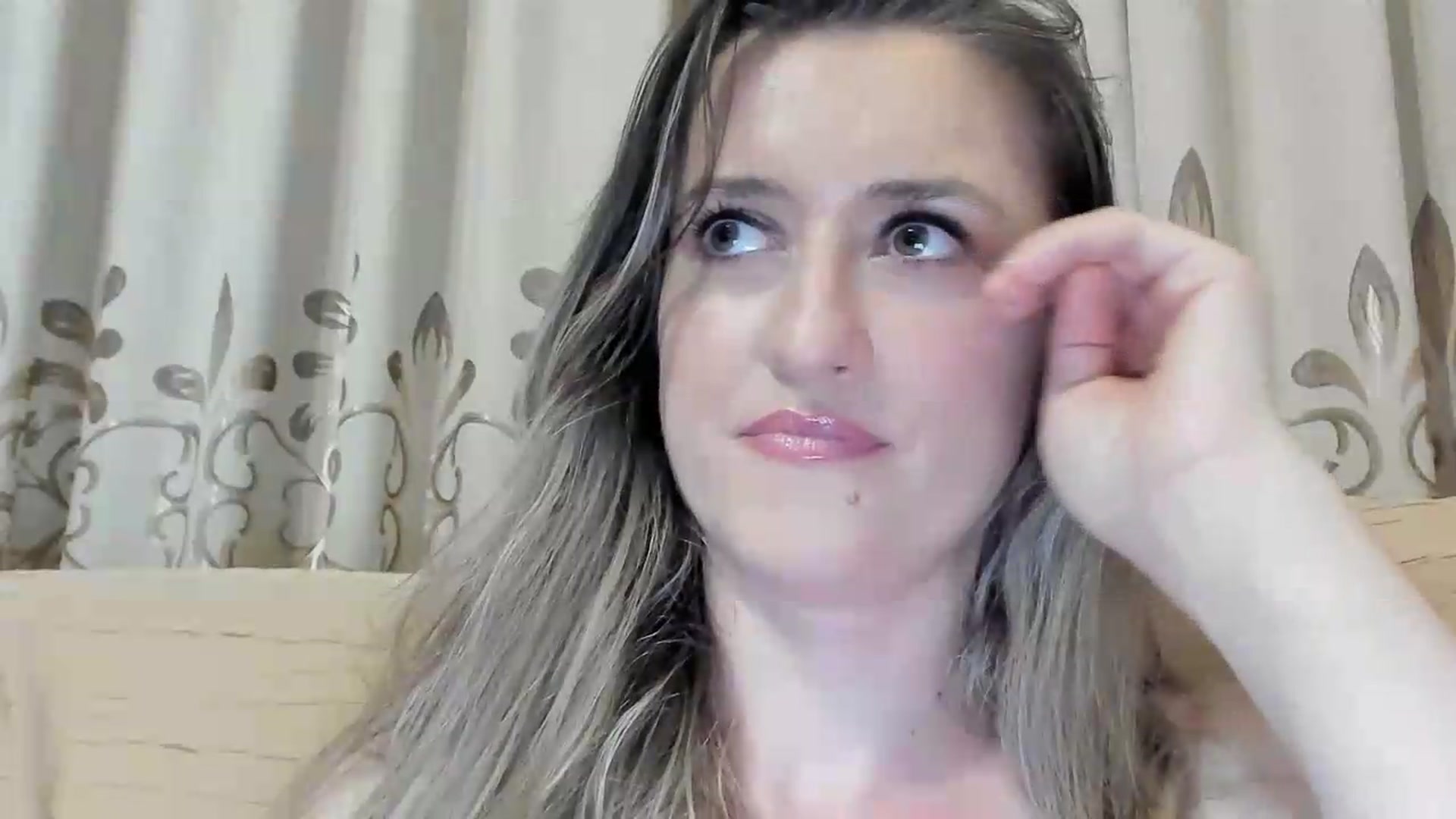 Gallery image thumbnail from BestDream's myfreecams stream on, 07/20/2026, 23:27 image 3 of 20