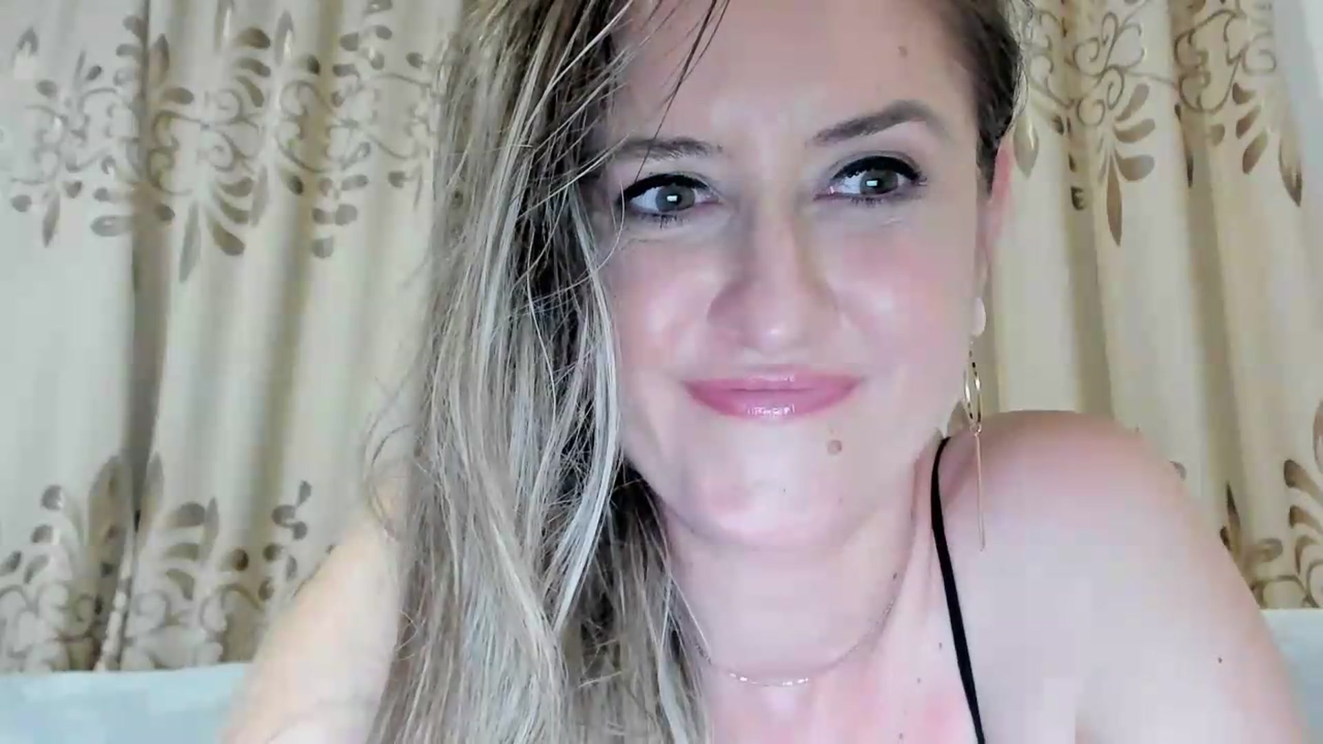 Gallery image thumbnail from BestDream's myfreecams stream on, 07/27/2026, 23:38 image 12 of 20