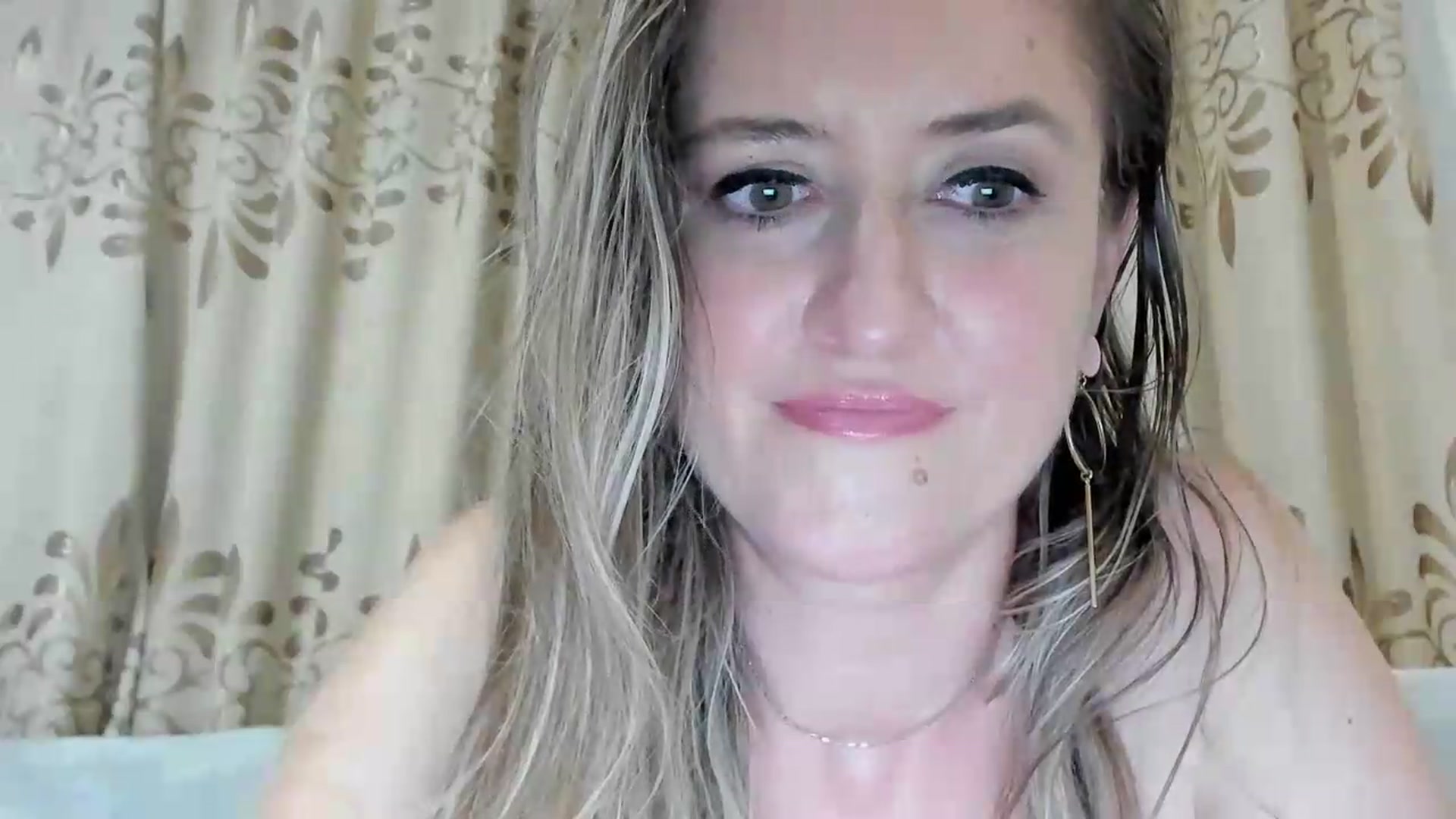 Gallery image thumbnail from BestDream's myfreecams stream on, 07/27/2026, 23:38 image 4 of 20