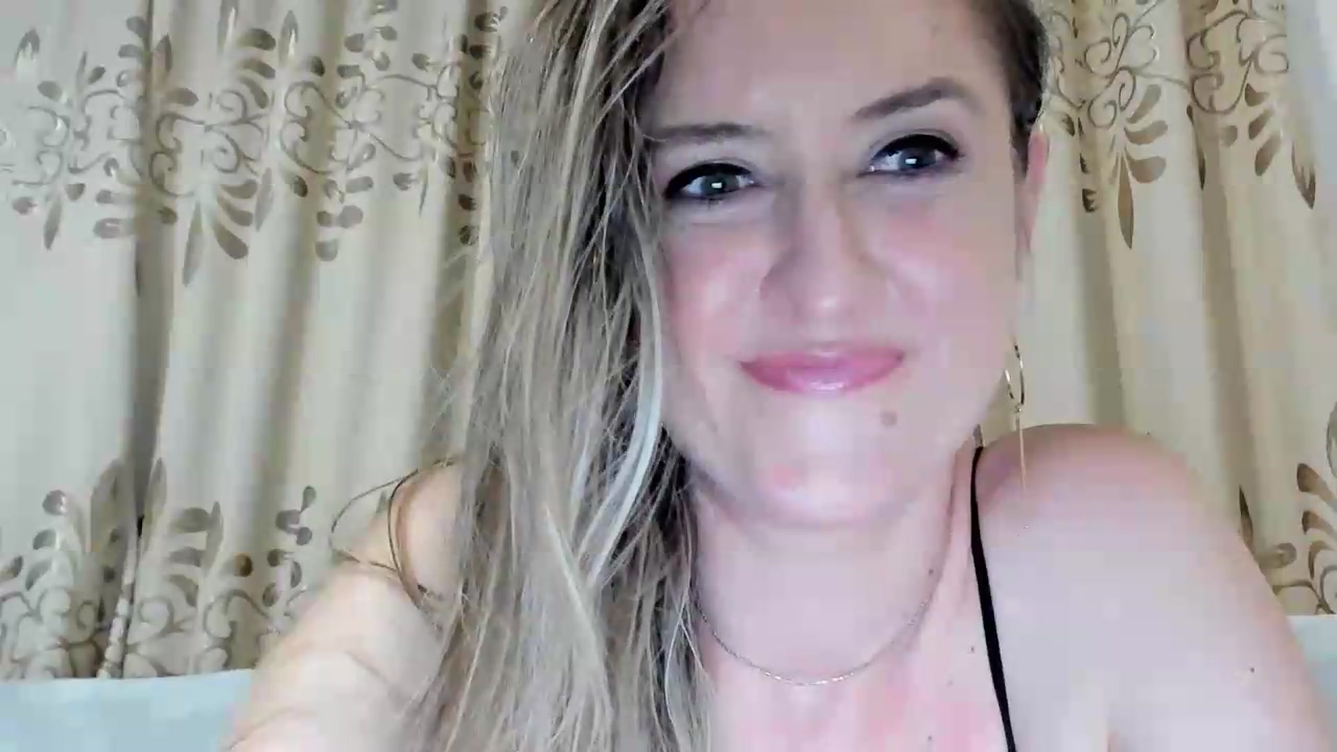 Gallery image thumbnail from BestDream's myfreecams stream on, 07/27/2026, 23:38 image 11 of 20
