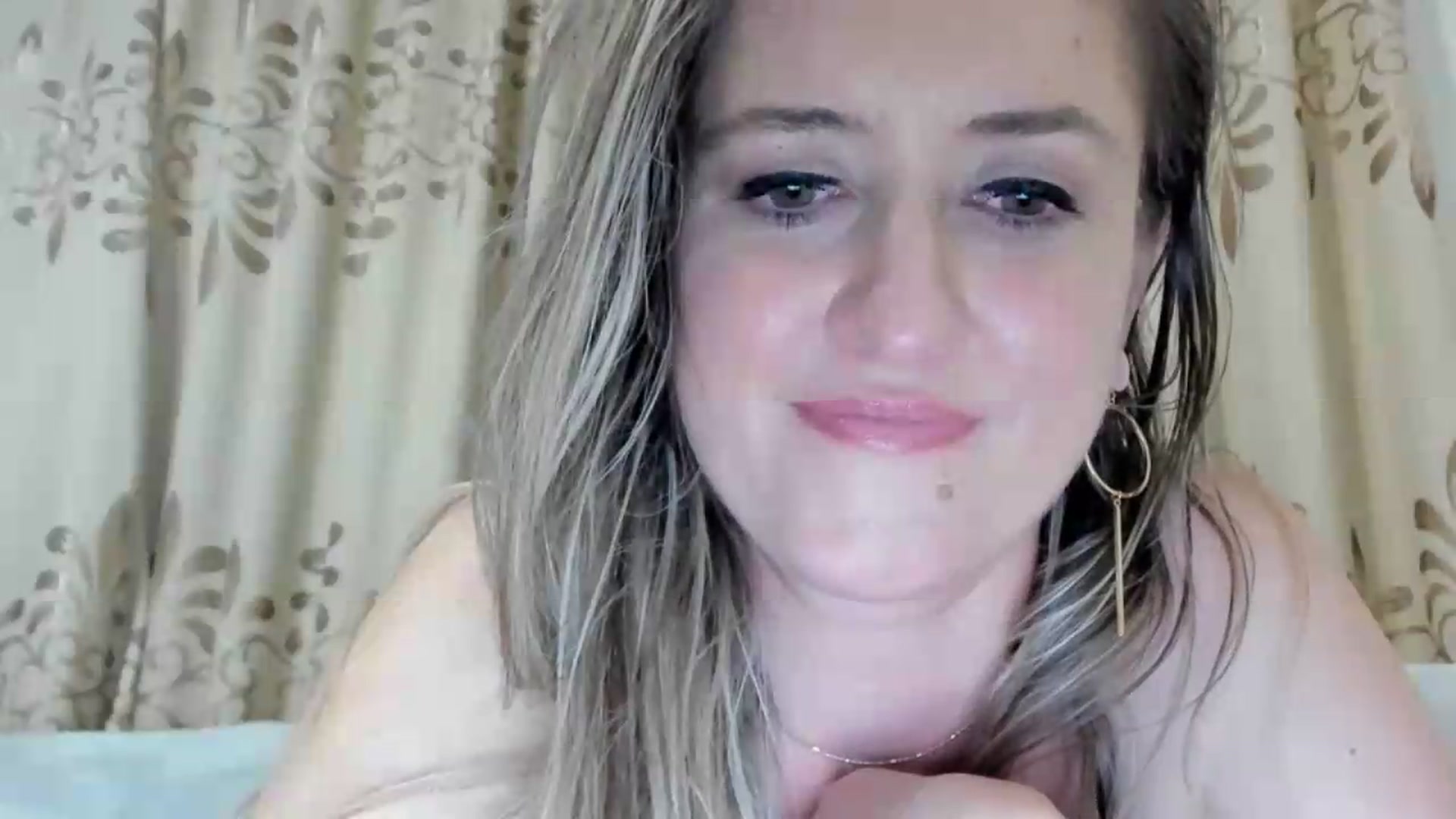 Gallery image thumbnail from BestDream's myfreecams stream on, 07/27/2026, 23:38 image 2 of 20