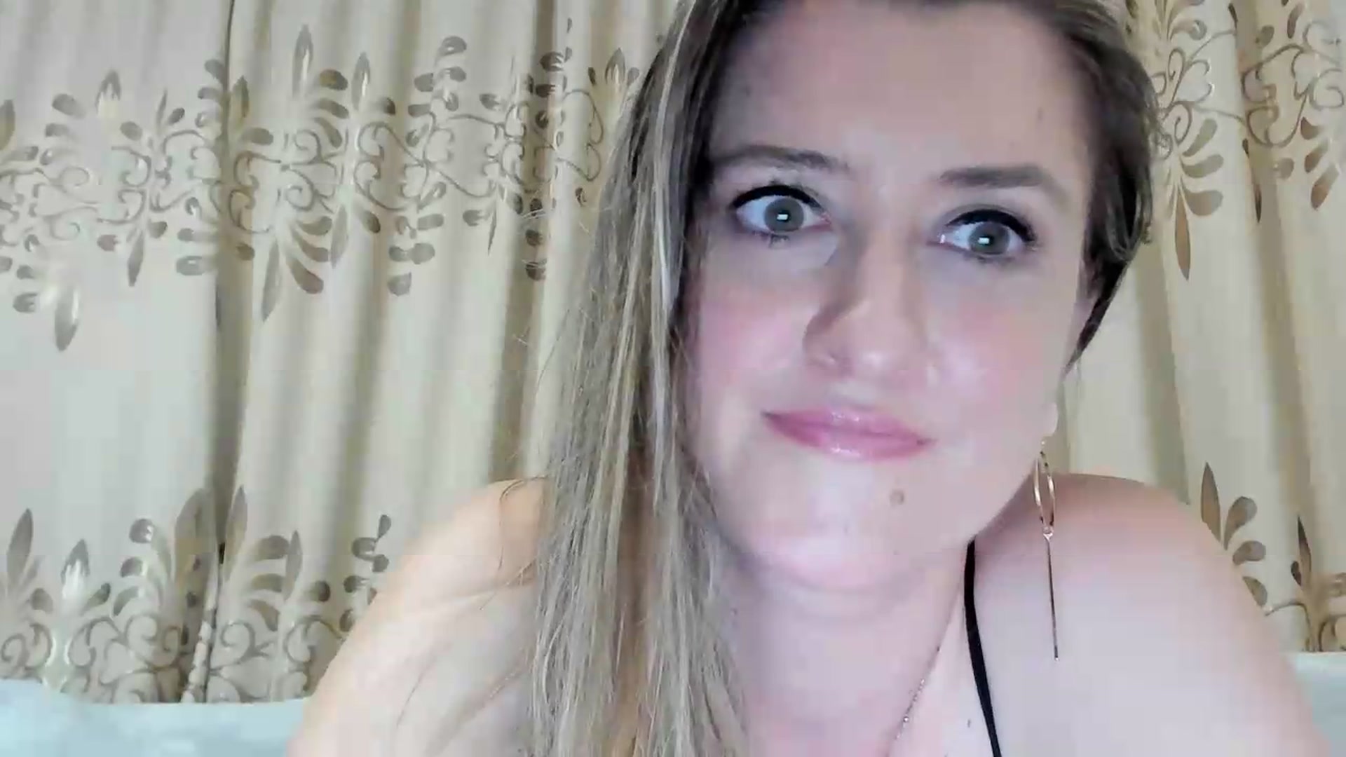 Gallery image thumbnail from BestDream's myfreecams stream on, 07/28/2026, 24:54 image 17 of 20