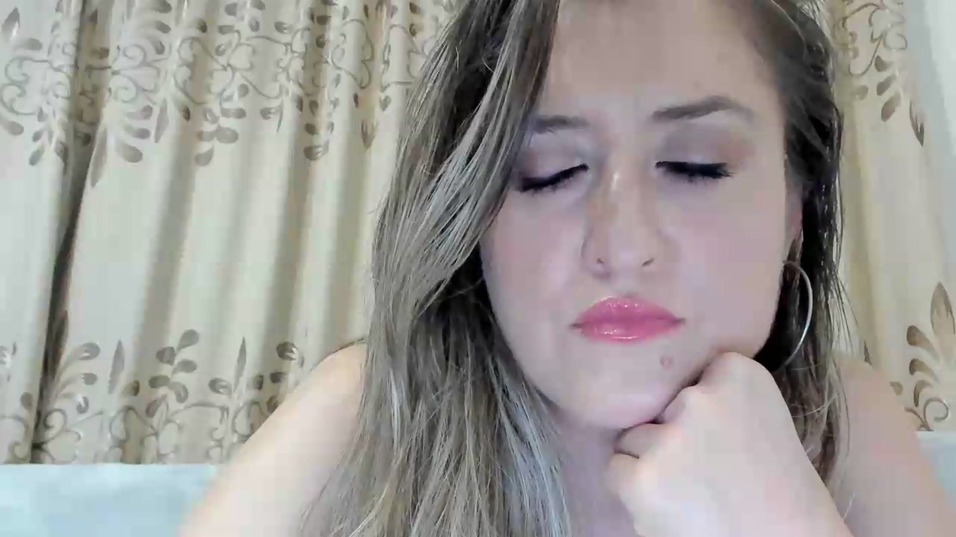 Gallery image thumbnail from BestDream's myfreecams stream on, 07/29/2026, 01:18 image 13 of 20