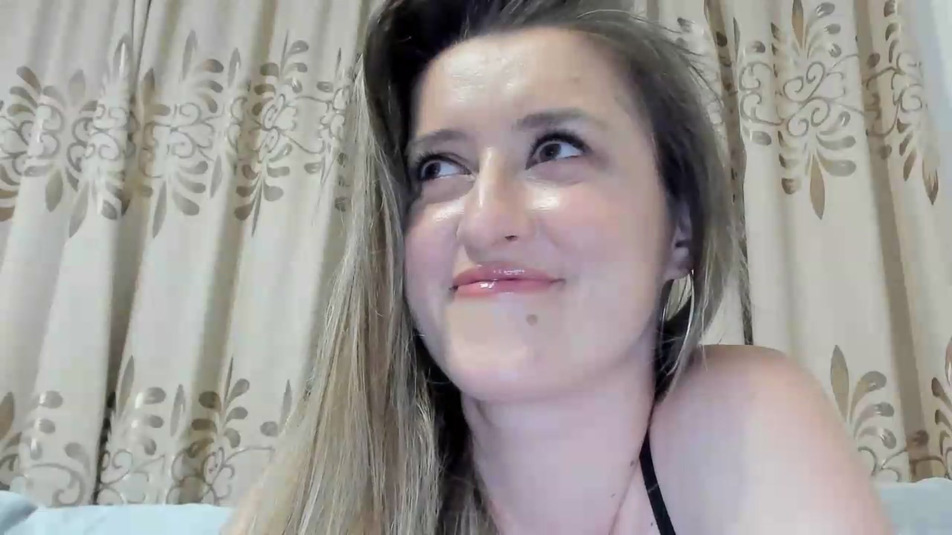 Gallery image thumbnail from BestDream's myfreecams stream on, 07/29/2026, 23:28 image 11 of 20