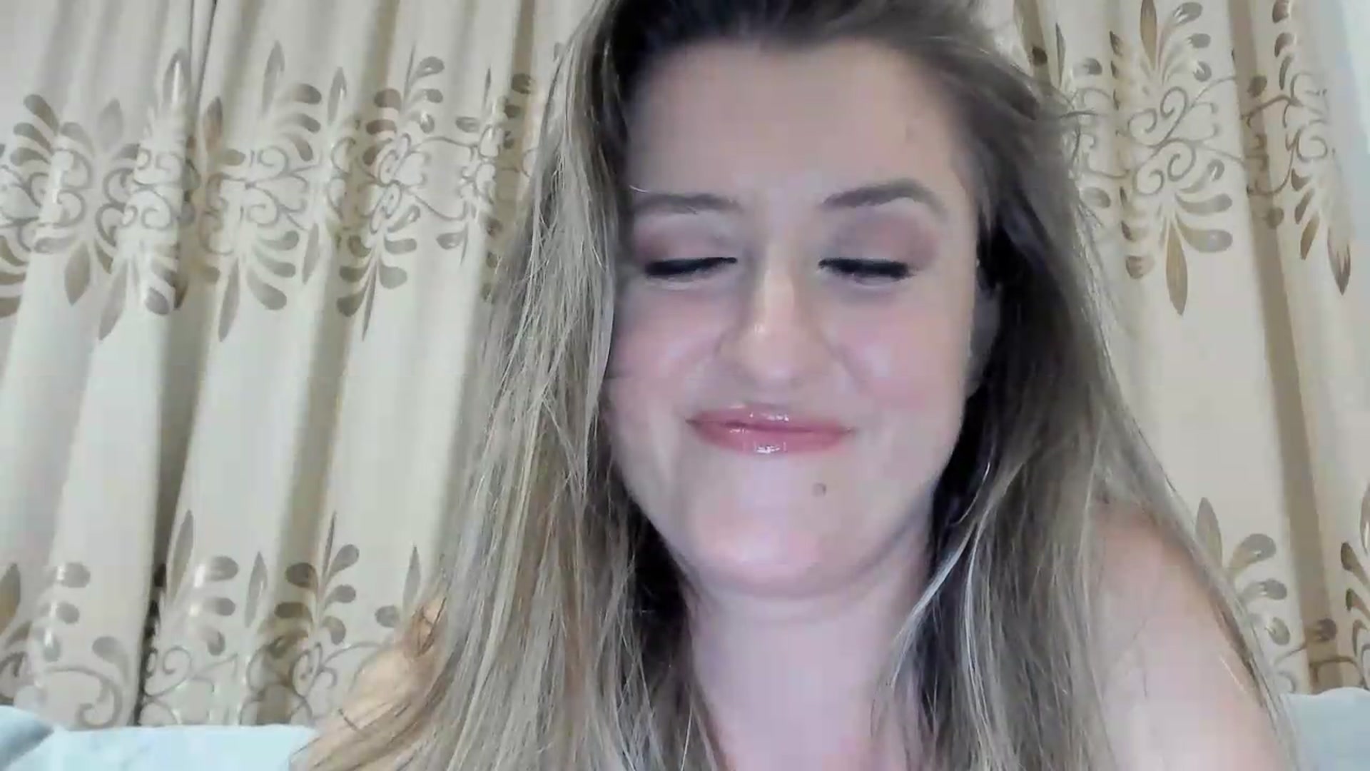 Gallery image thumbnail from BestDream's myfreecams stream on, 07/29/2026, 23:28 image 6 of 20