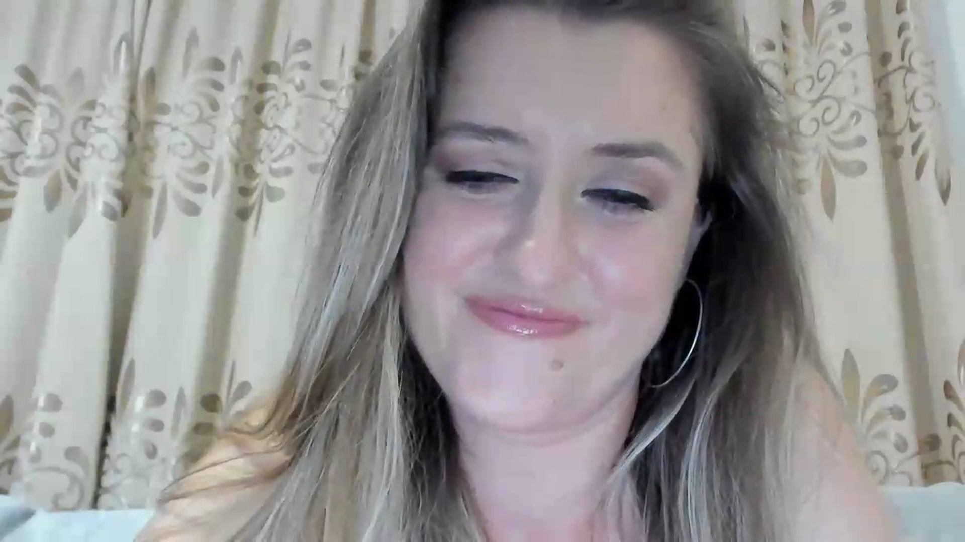 Gallery image thumbnail from BestDream's myfreecams stream on, 07/29/2026, 23:28 image 5 of 20