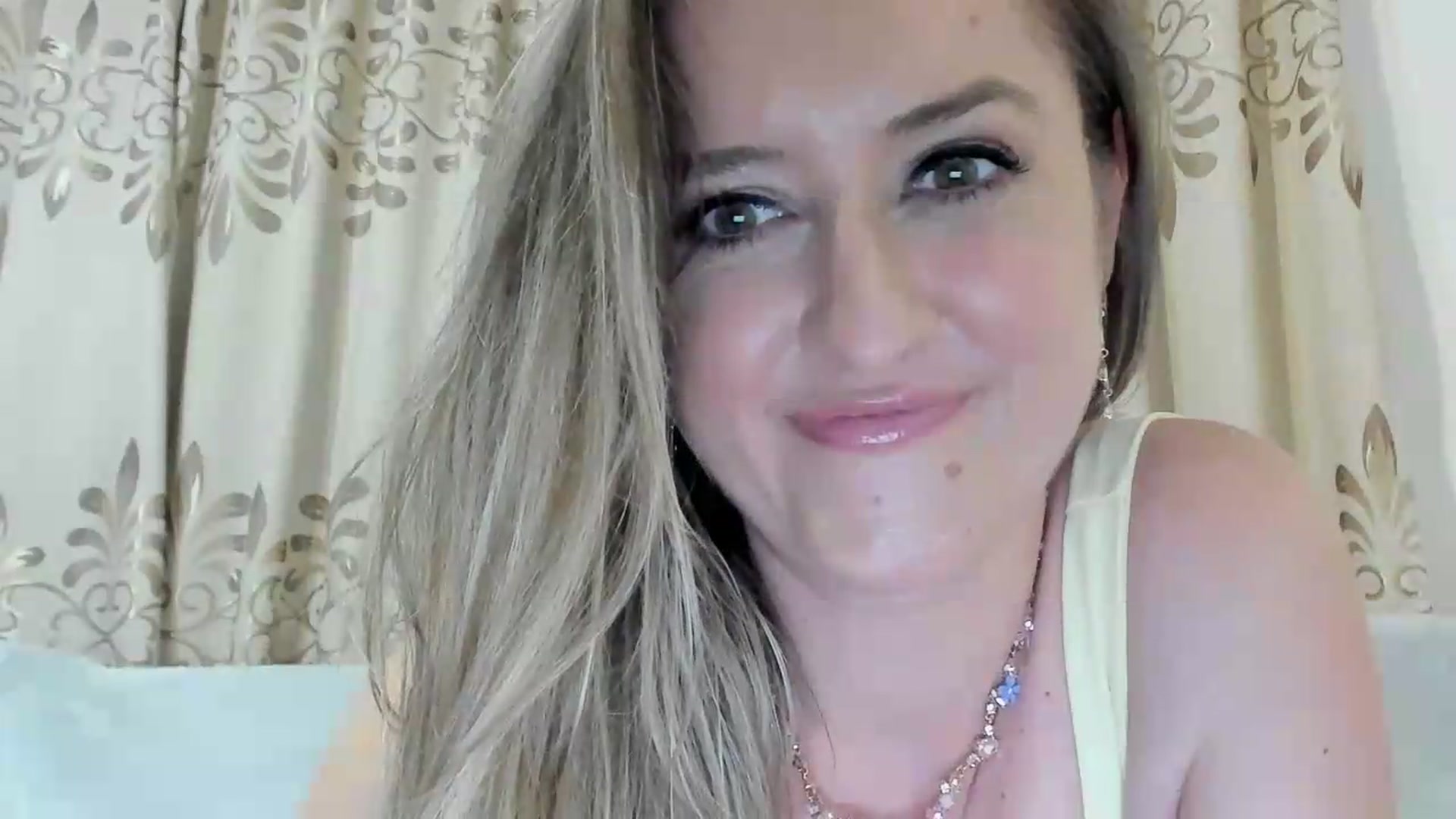Gallery image thumbnail from BestDream's myfreecams stream on, 08/01/2026, 20:29 image 5 of 20