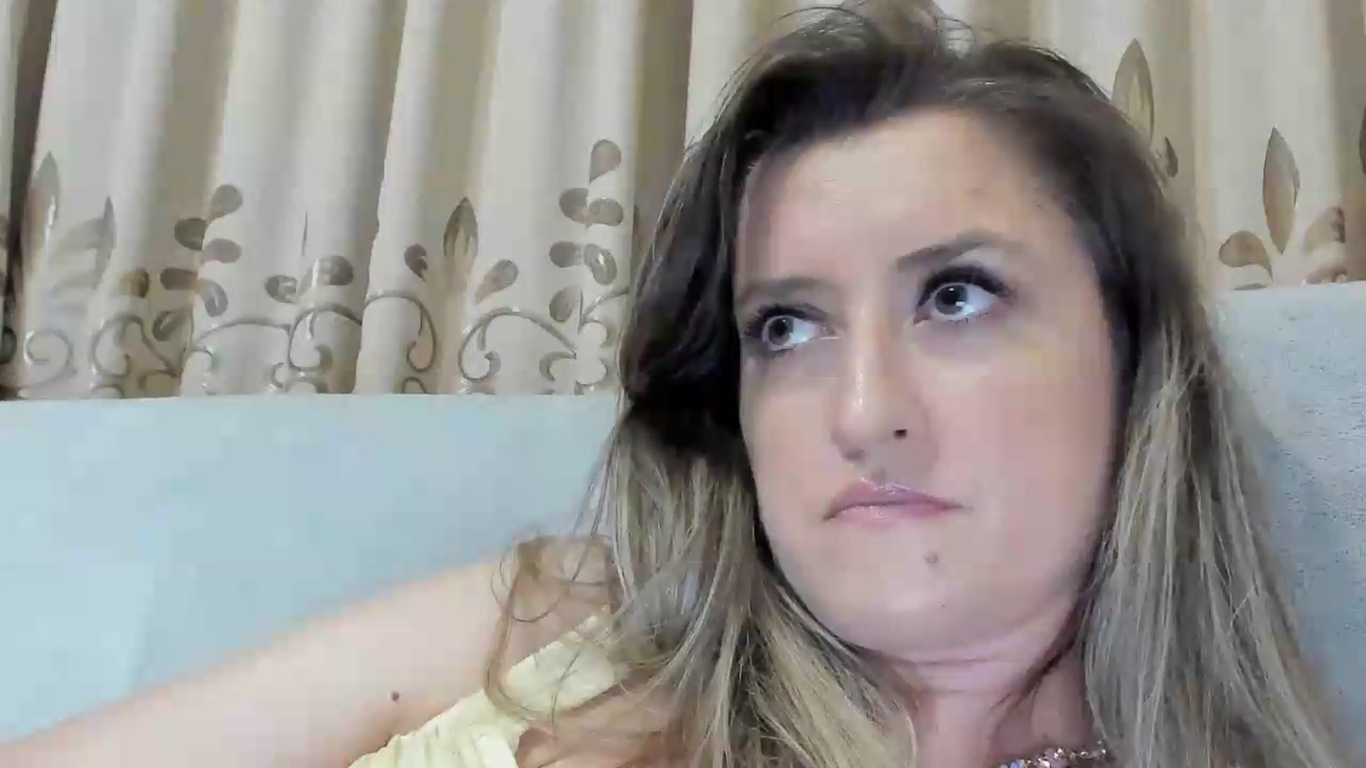 Gallery image thumbnail from BestDream's myfreecams stream on, 08/01/2026, 23:14 image 11 of 20