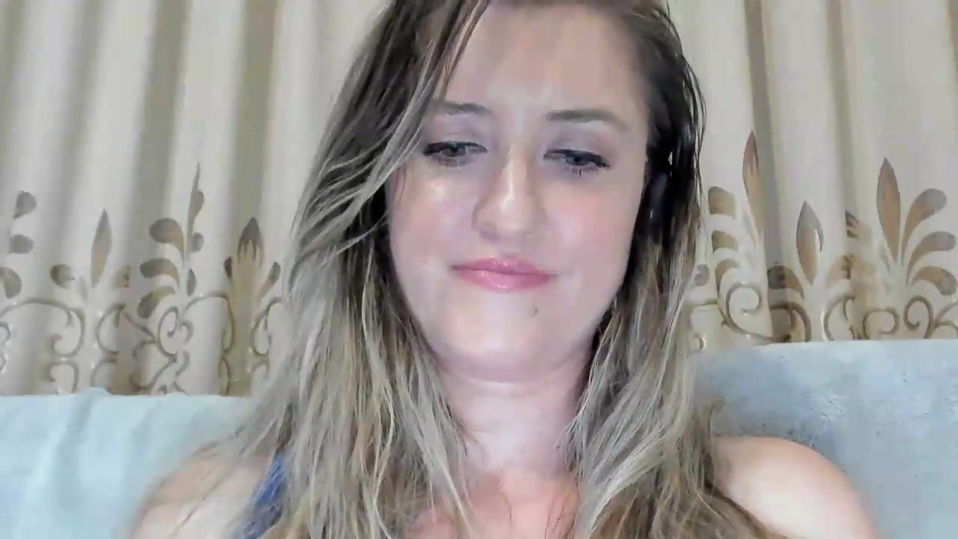Gallery image thumbnail from BestDream's myfreecams stream on, 08/03/2026, 21:52 image 3 of 20