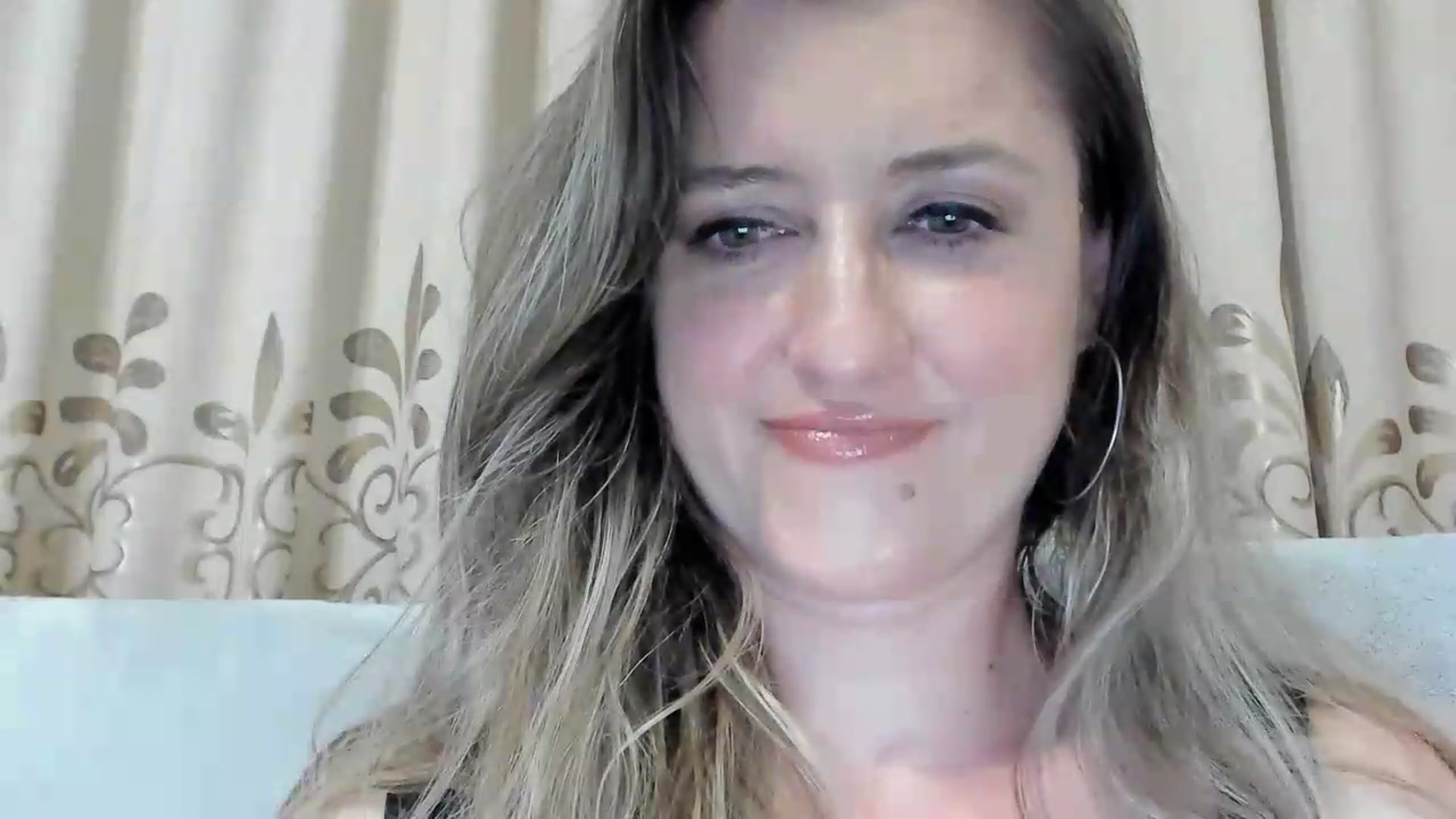 Gallery image thumbnail from BestDream's myfreecams stream on, 08/06/2026, 21:36 image 13 of 20