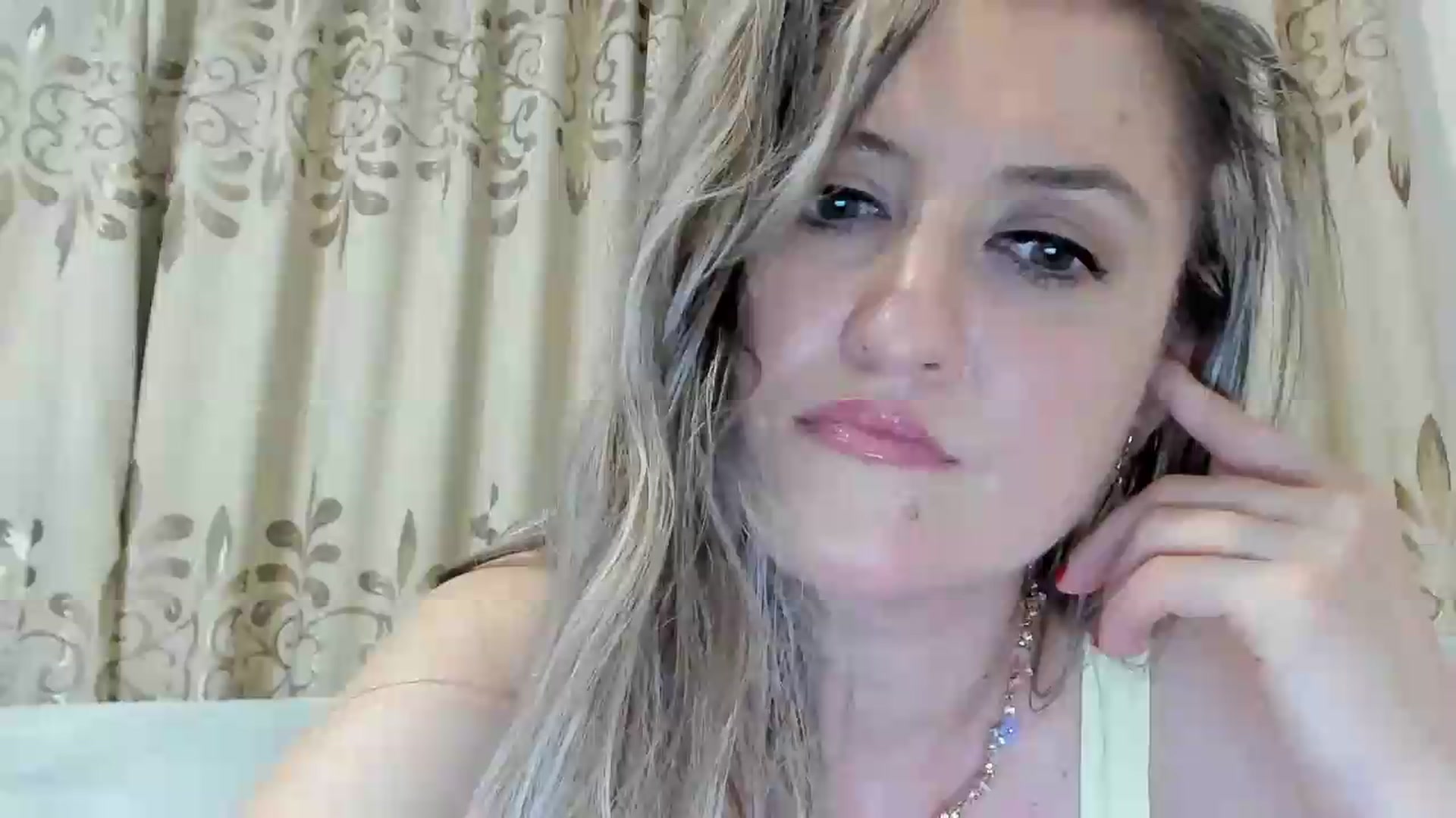 Gallery image thumbnail from BestDream's myfreecams stream on, 08/09/2026, 21:50 image 16 of 20