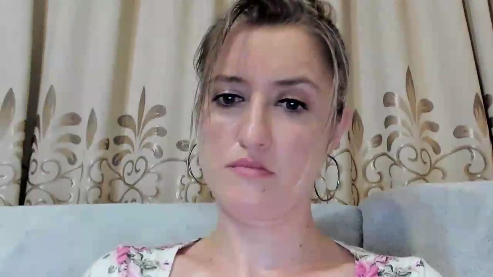 Gallery image thumbnail from BestDream's myfreecams stream on, 08/10/2026, 23:04 image 3 of 20