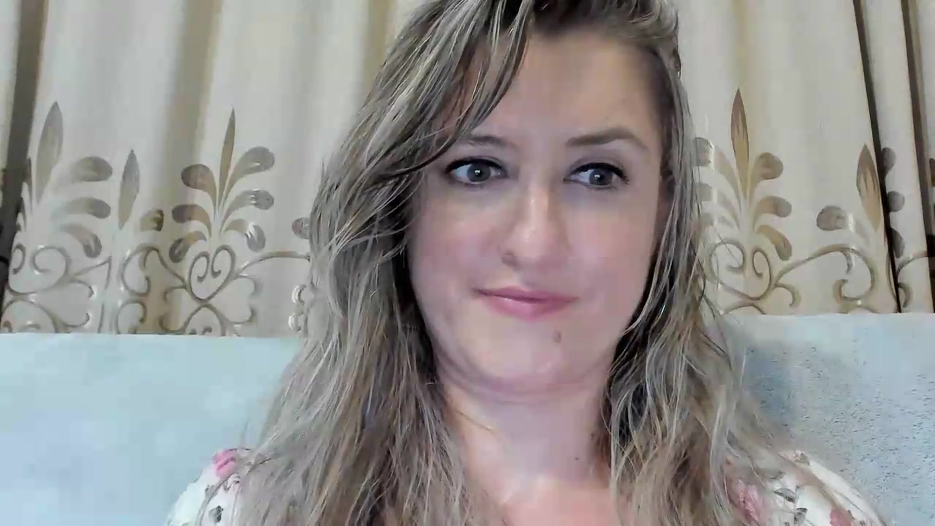 Gallery image thumbnail from BestDream's myfreecams stream on, 08/10/2026, 23:49 image 6 of 20