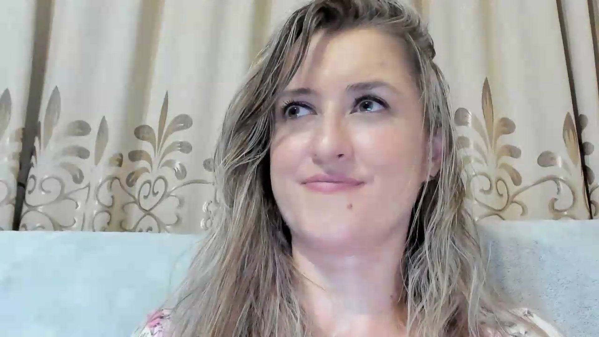 Gallery image thumbnail from BestDream's myfreecams stream on, 08/10/2026, 23:49 image 9 of 20
