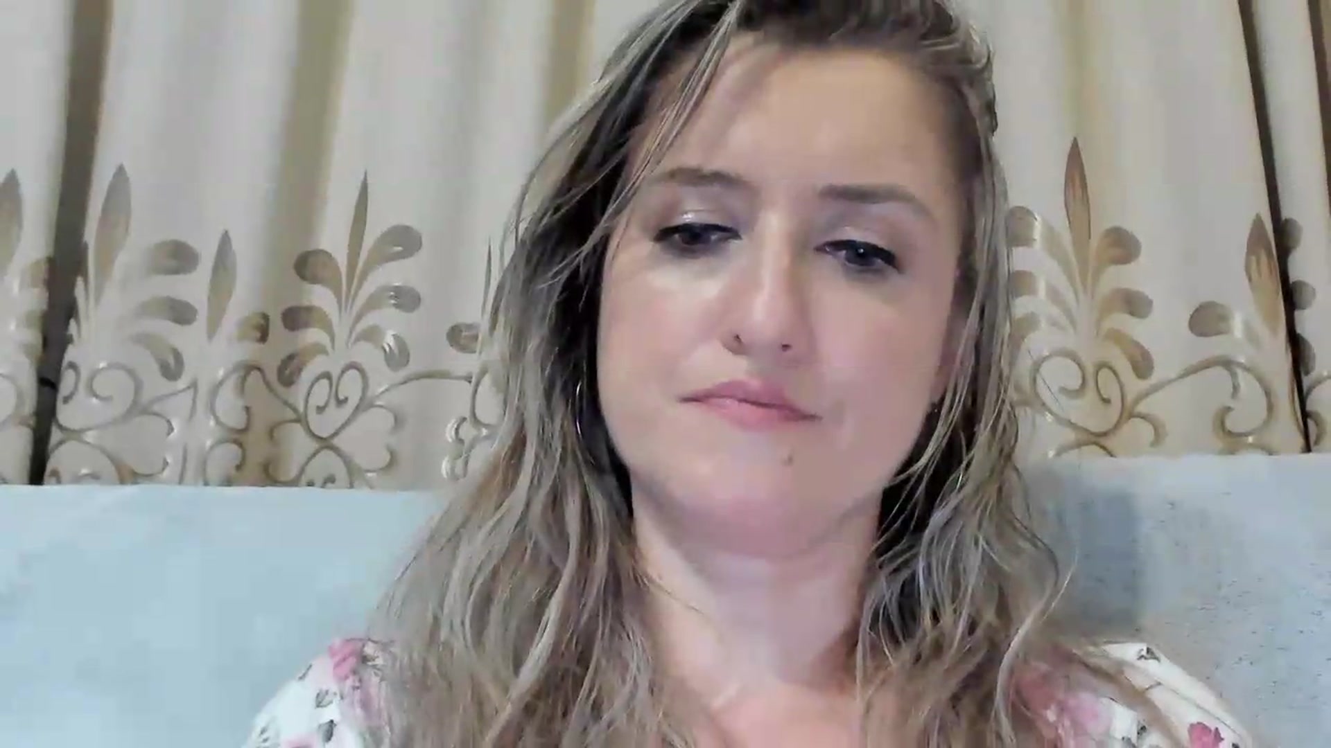 Gallery image thumbnail from BestDream's myfreecams stream on, 08/10/2026, 23:49 image 17 of 20