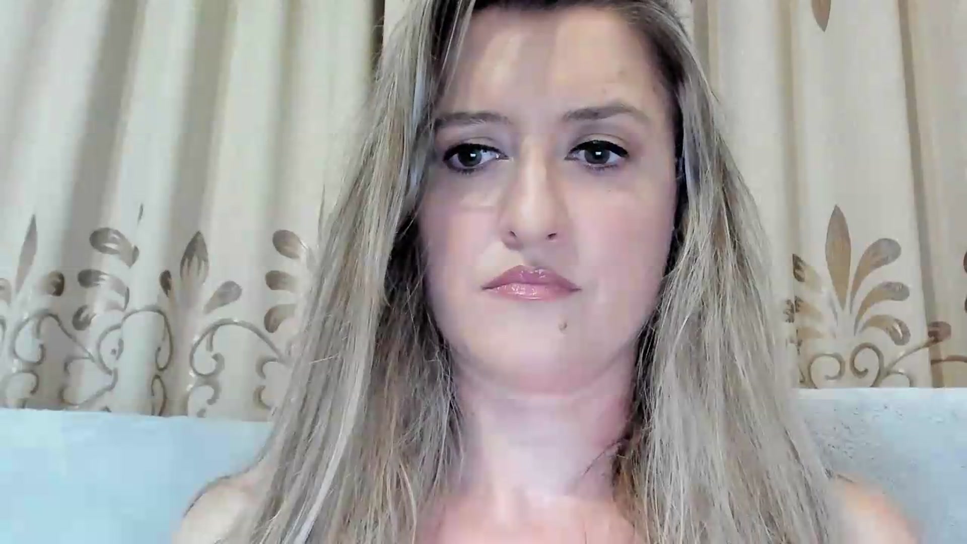 Gallery image thumbnail from BestDream's myfreecams stream on, 08/11/2026, 23:14 image 17 of 20