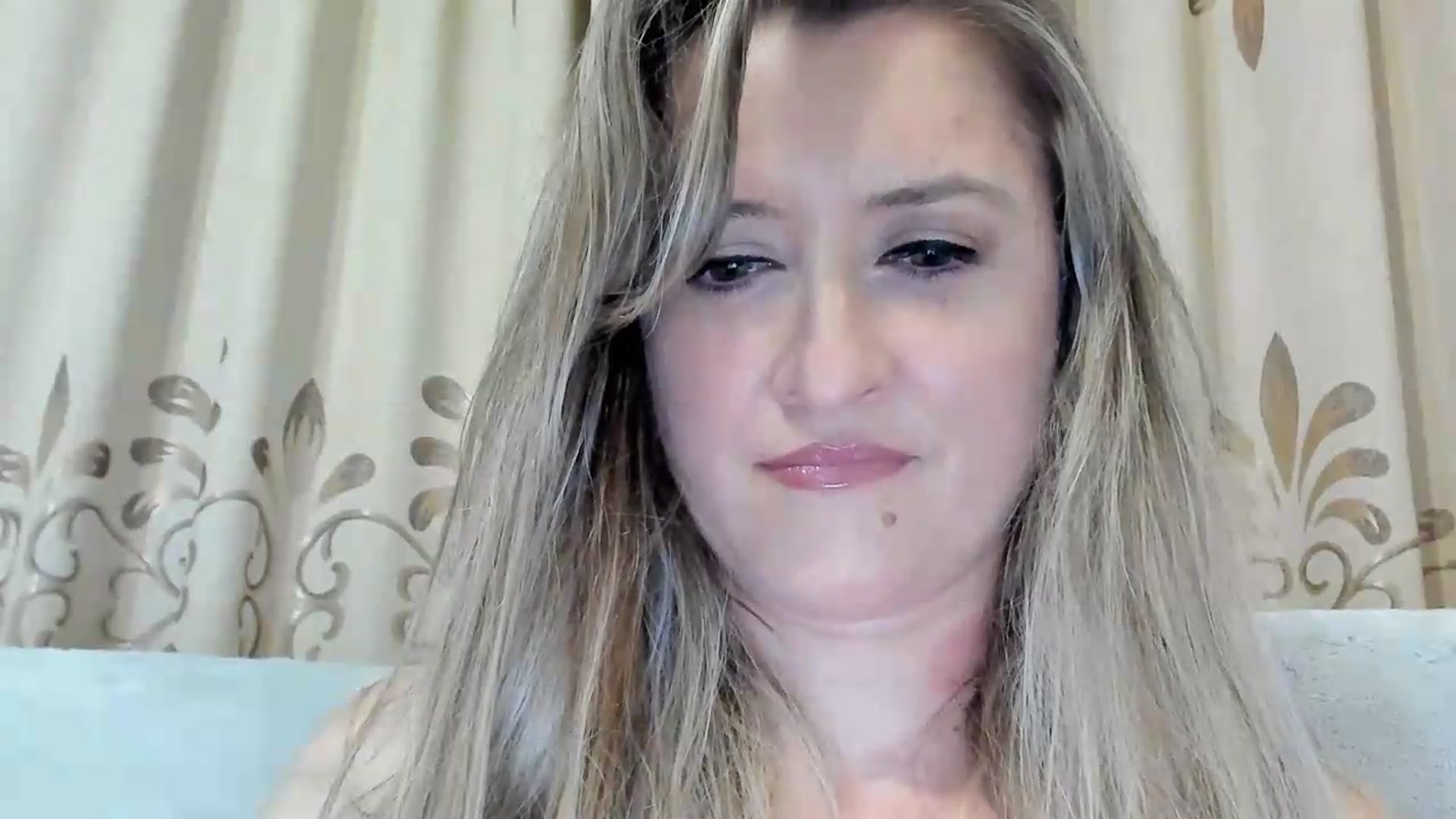 Gallery image thumbnail from BestDream's myfreecams stream on, 08/11/2026, 23:14 image 11 of 20