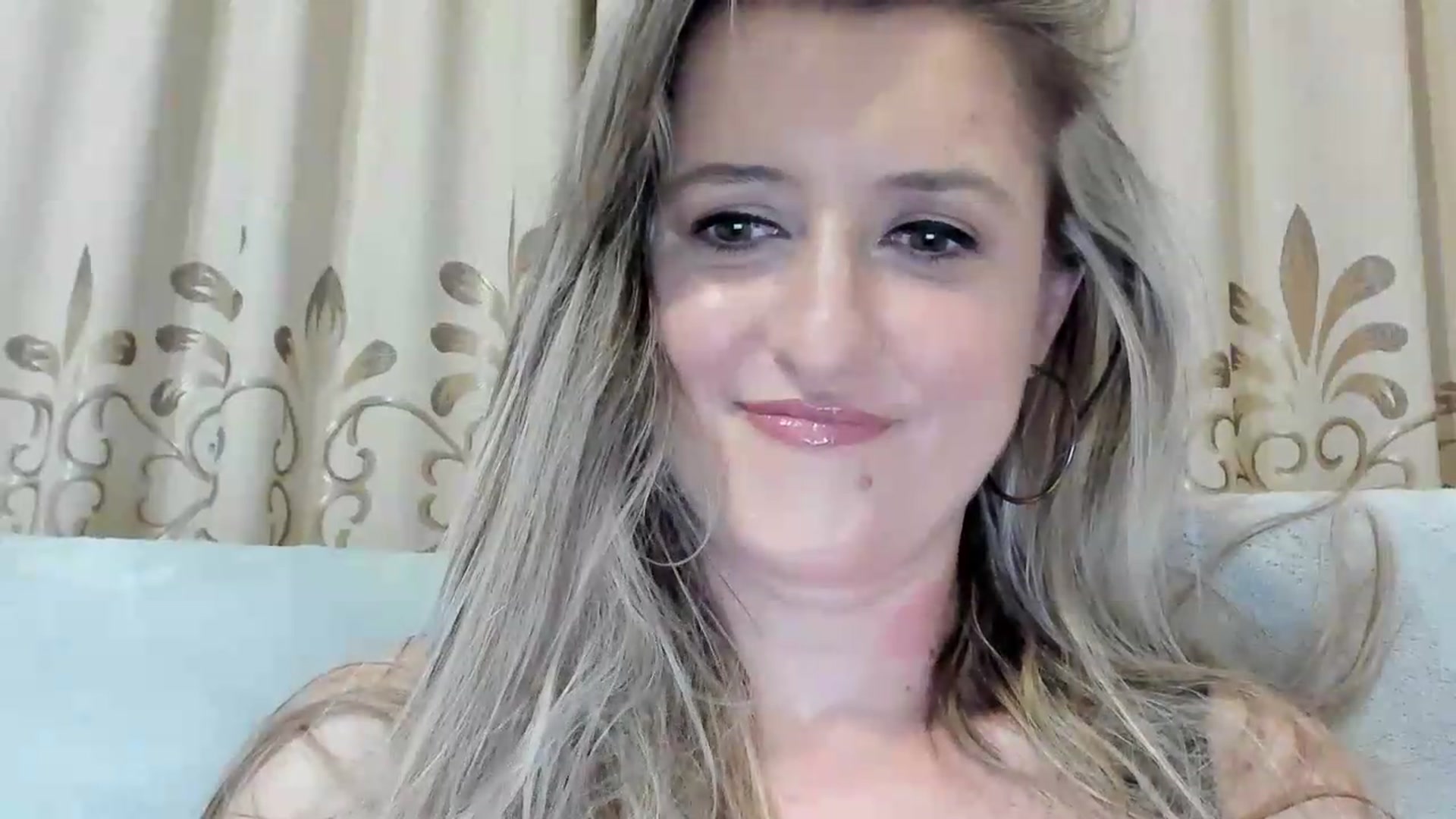 Gallery image thumbnail from BestDream's myfreecams stream on, 08/11/2026, 23:14 image 2 of 20