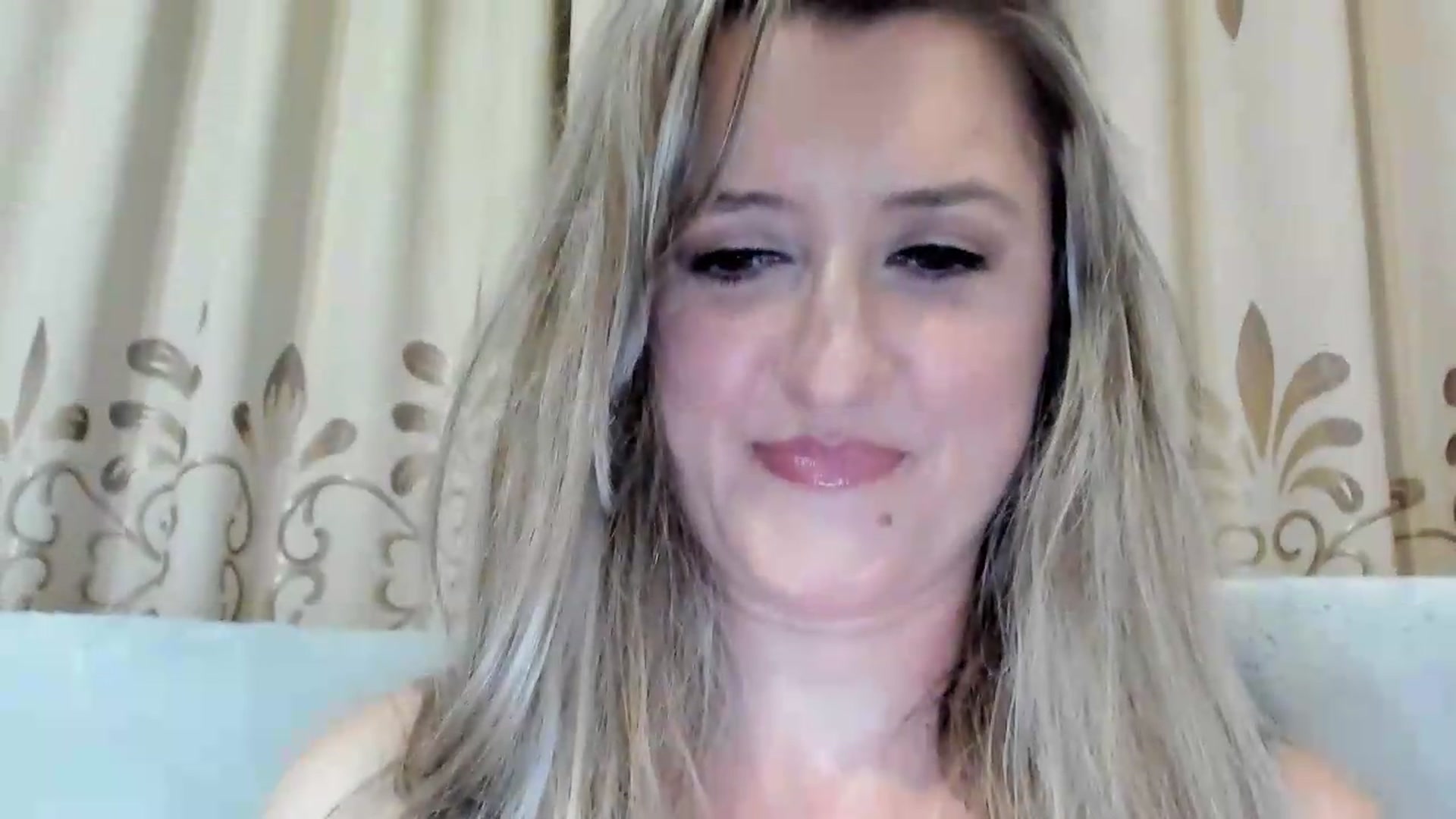 Gallery image thumbnail from BestDream's myfreecams stream on, 08/11/2026, 23:14 image 19 of 20