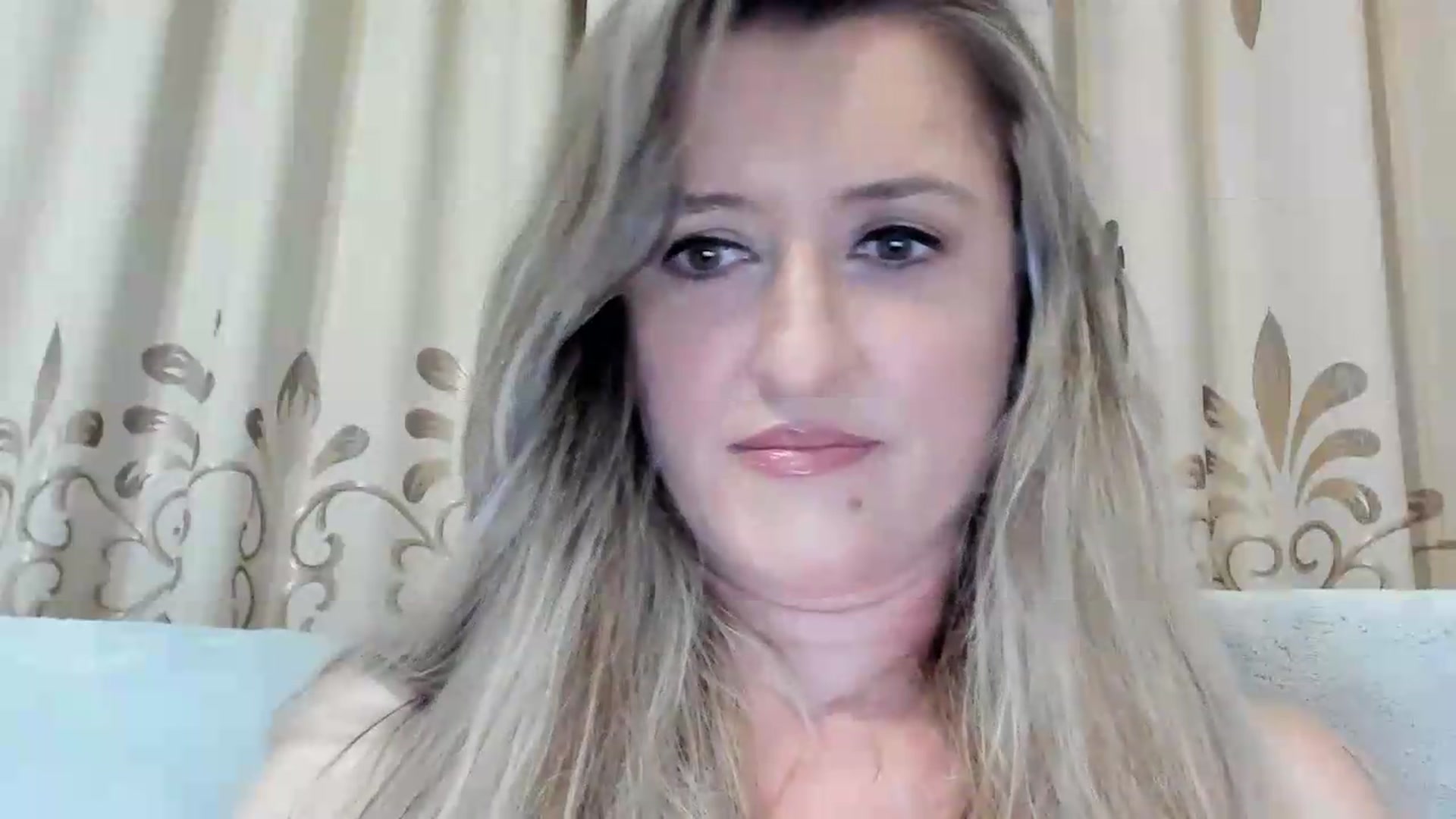 Gallery image thumbnail from BestDream's myfreecams stream on, 08/11/2026, 23:14 image 13 of 20
