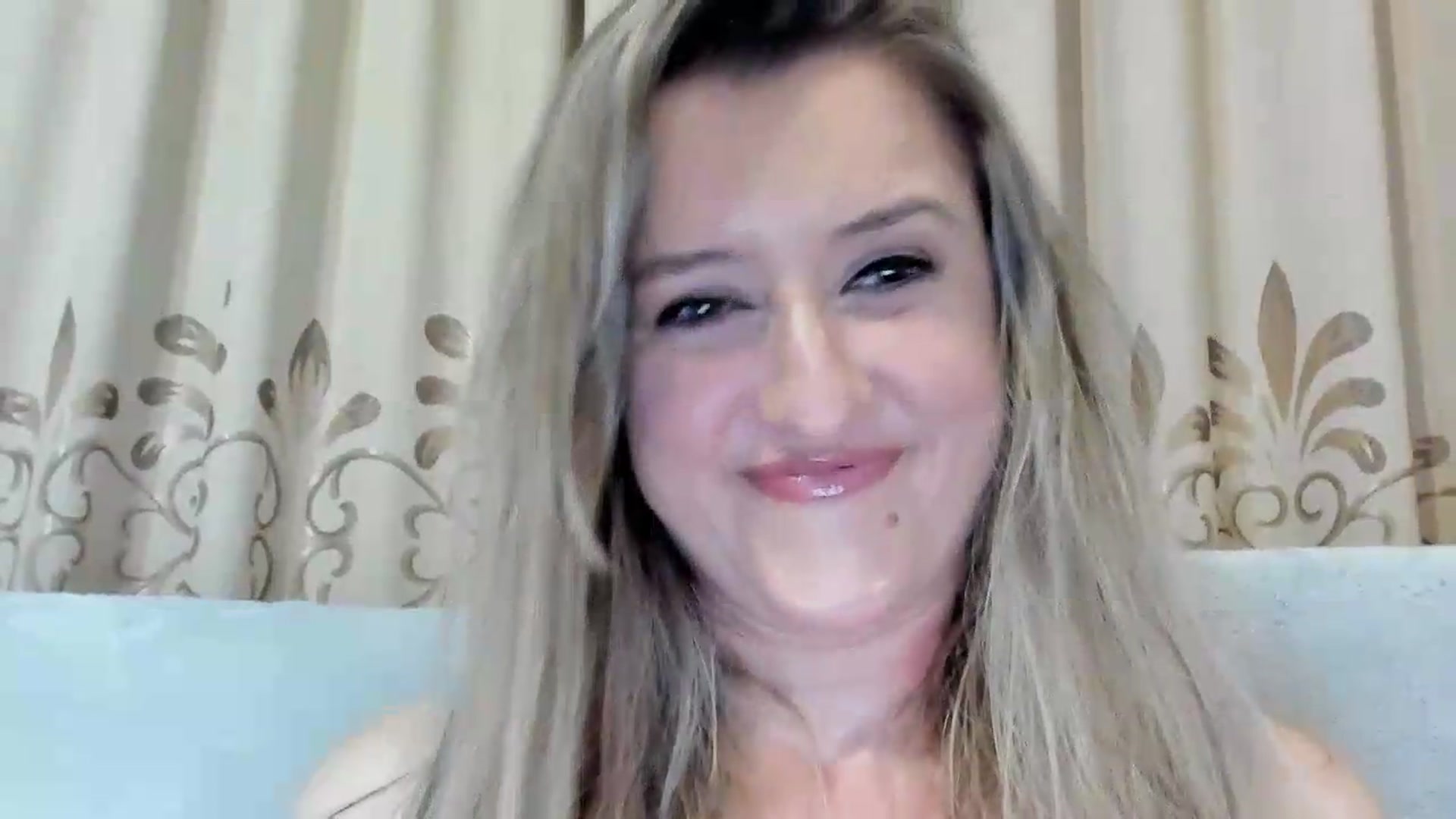 Gallery image thumbnail from BestDream's myfreecams stream on, 08/11/2026, 23:14 image 10 of 20