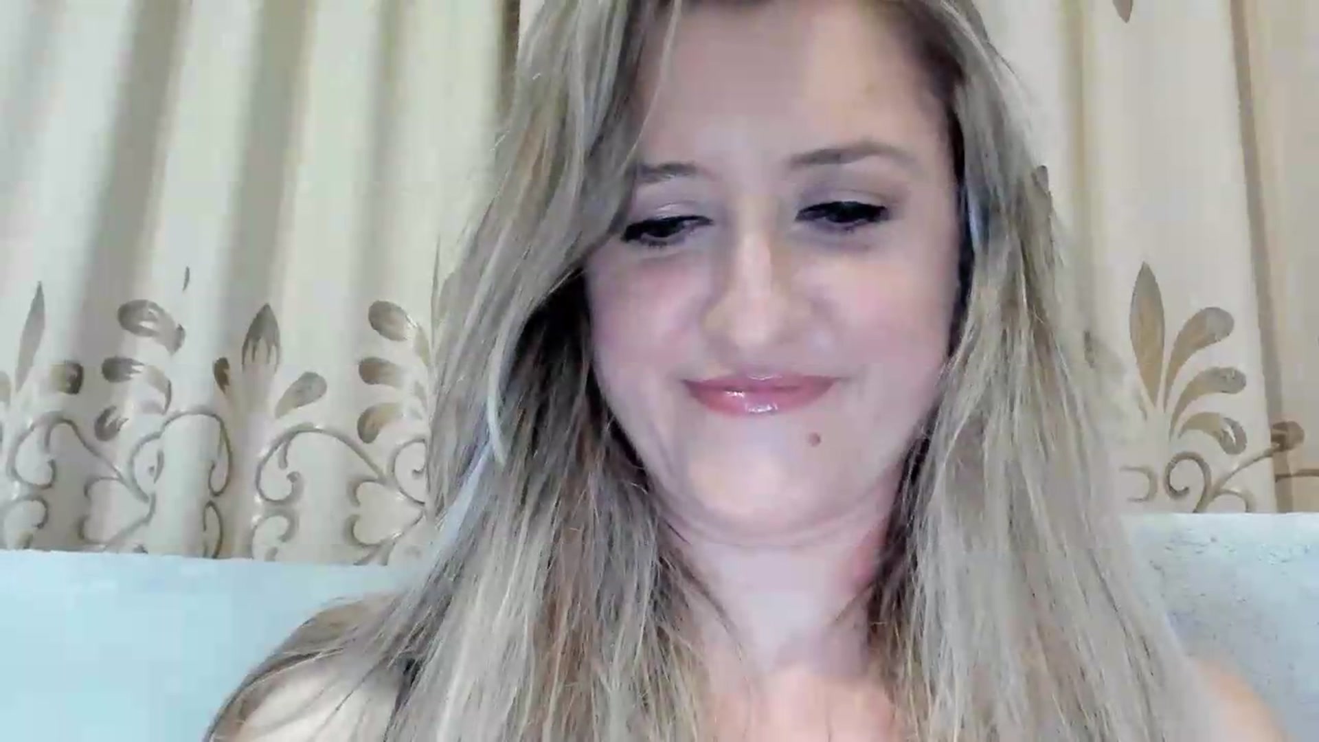 Gallery image thumbnail from BestDream's myfreecams stream on, 08/11/2026, 23:14 image 14 of 20