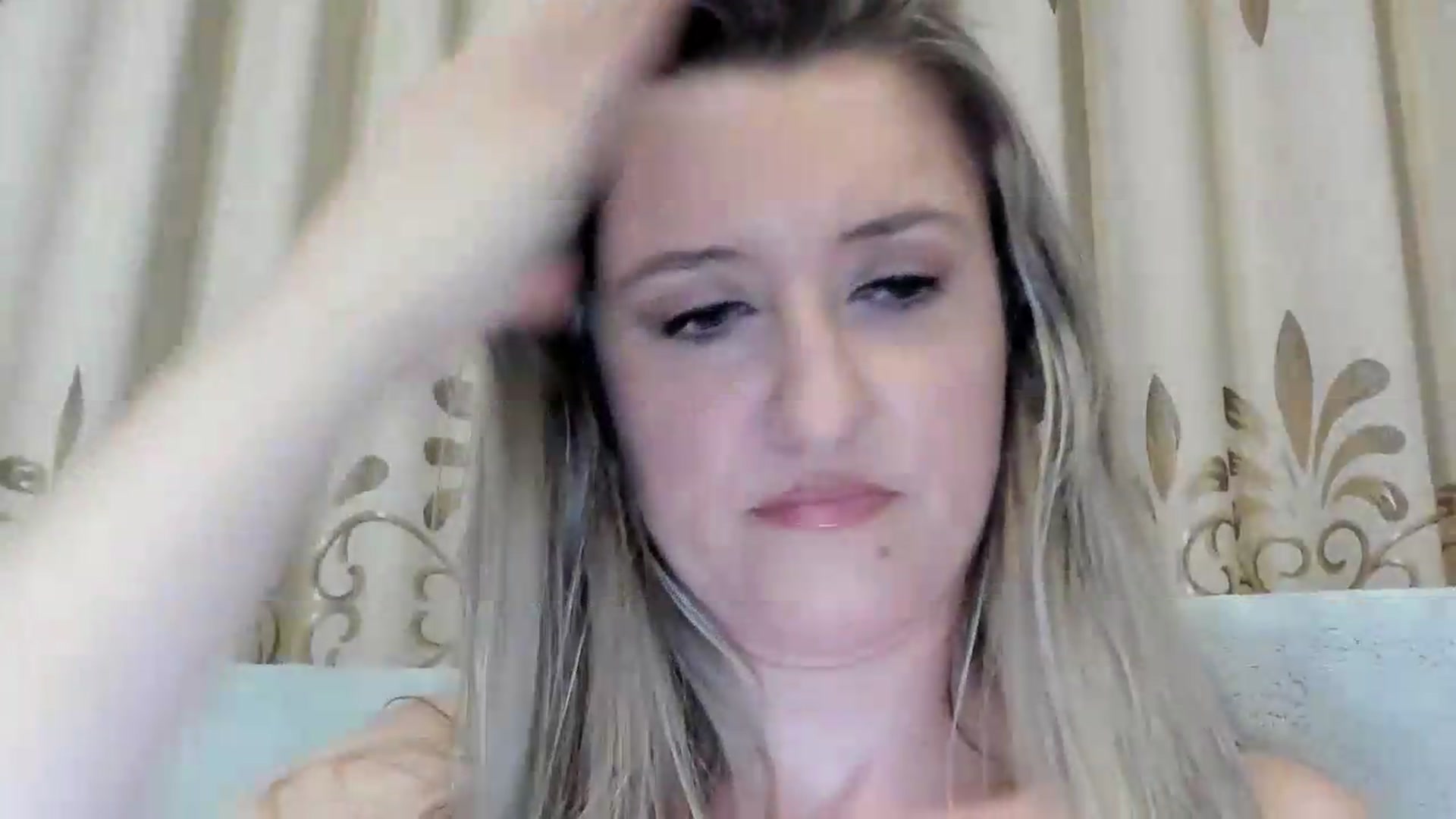 Gallery image thumbnail from BestDream's myfreecams stream on, 08/11/2026, 23:44 image 3 of 20