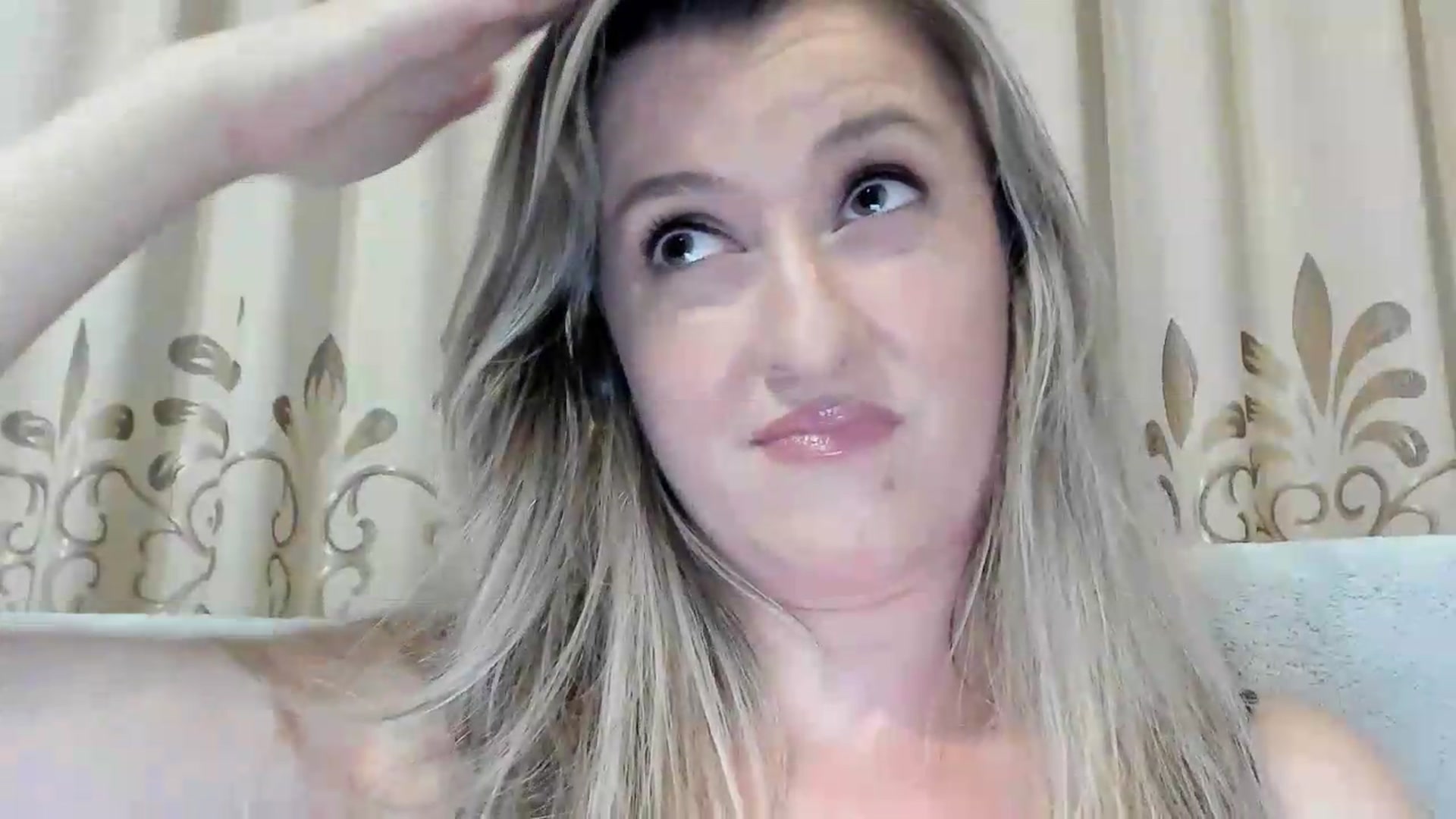 Gallery image thumbnail from BestDream's myfreecams stream on, 08/11/2026, 23:44 image 8 of 20