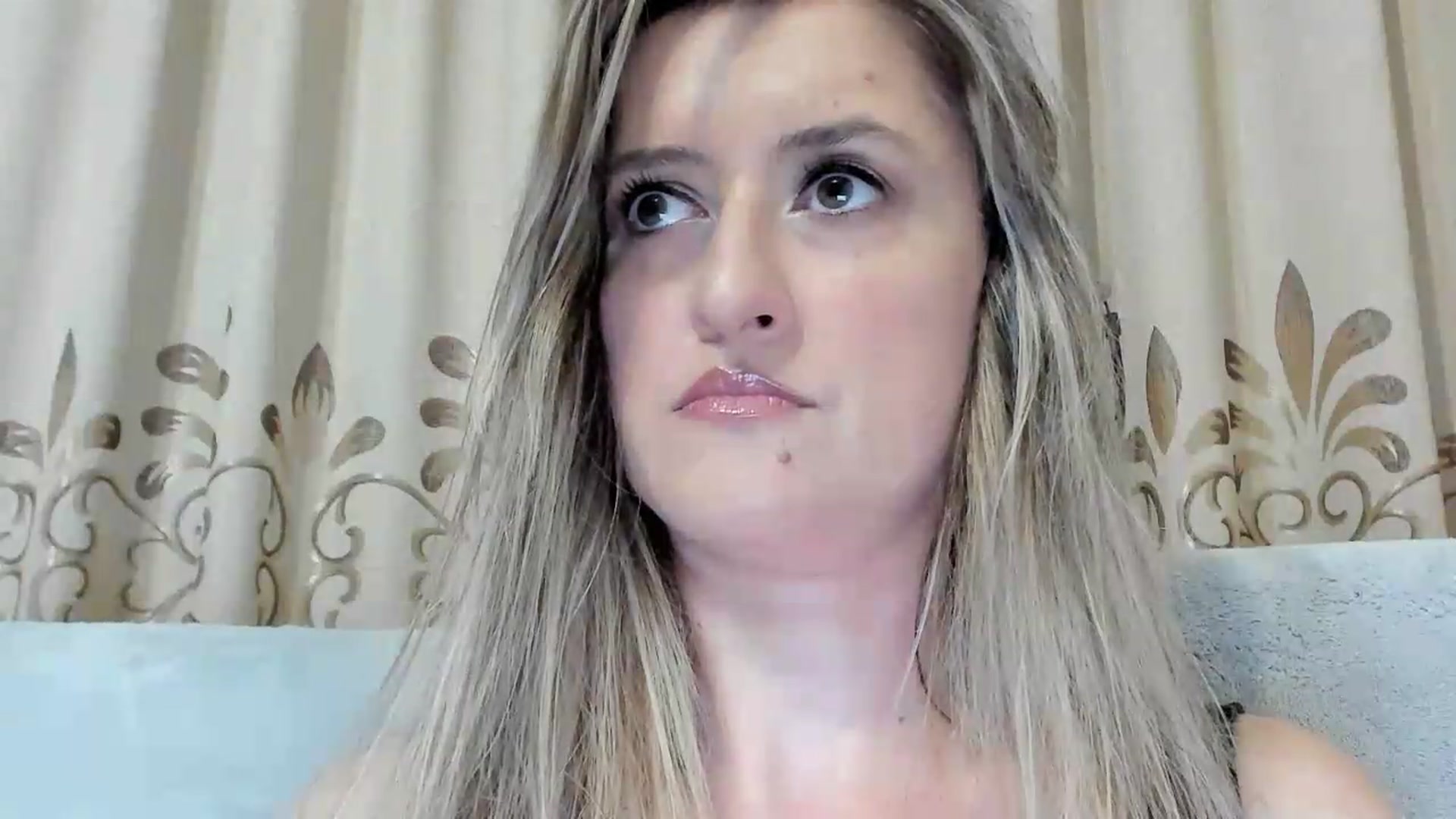 Gallery image thumbnail from BestDream's myfreecams stream on, 08/11/2026, 23:44 image 11 of 20