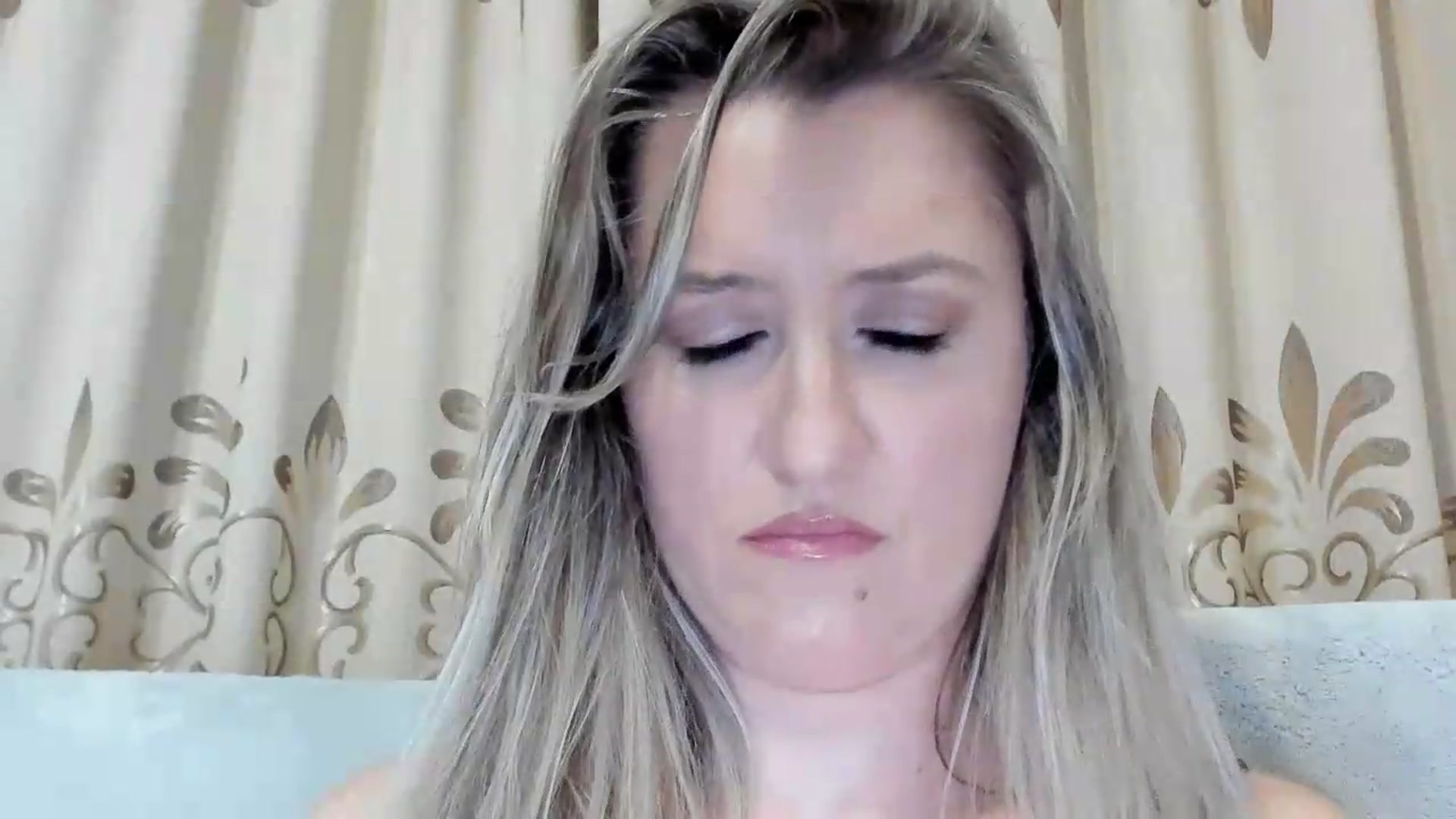 Gallery image thumbnail from BestDream's myfreecams stream on, 08/11/2026, 23:44 image 5 of 20