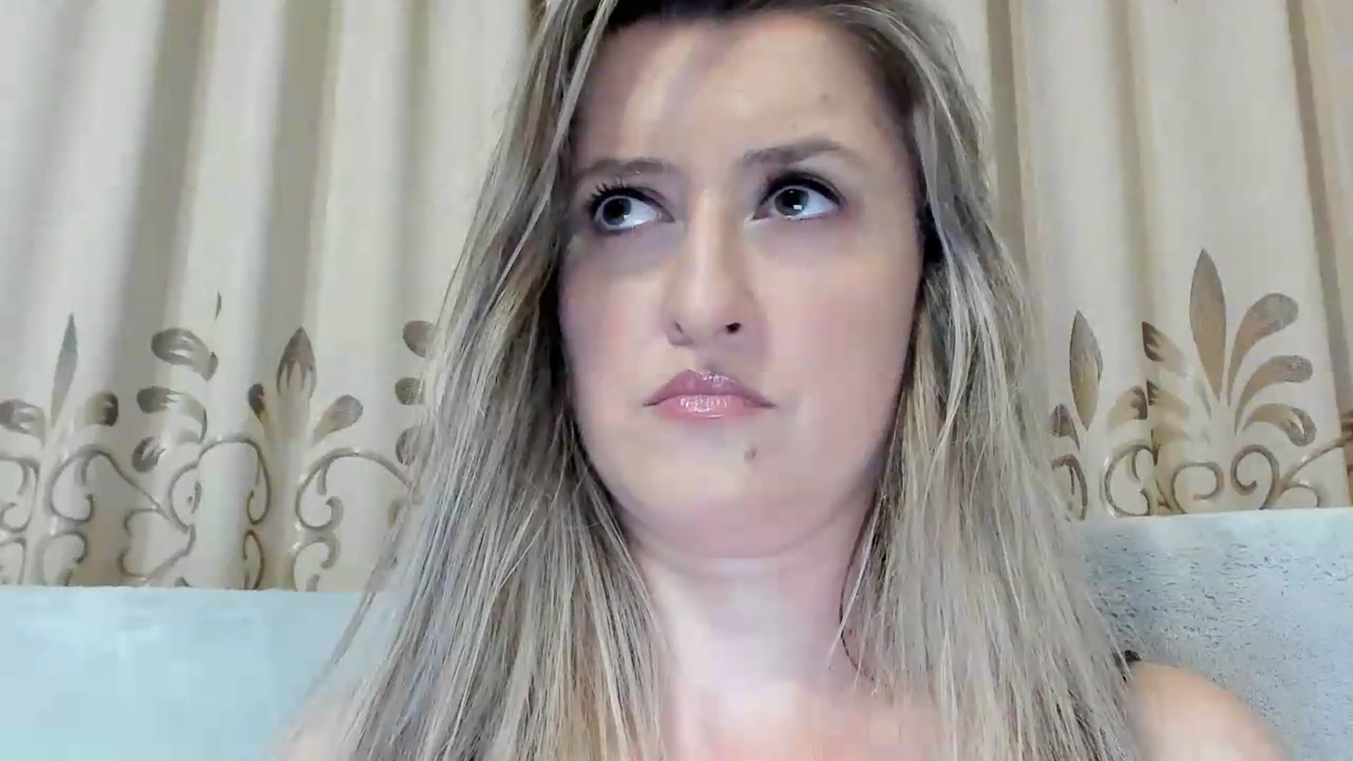 Gallery image thumbnail from BestDream's myfreecams stream on, 08/11/2026, 23:44 image 9 of 20