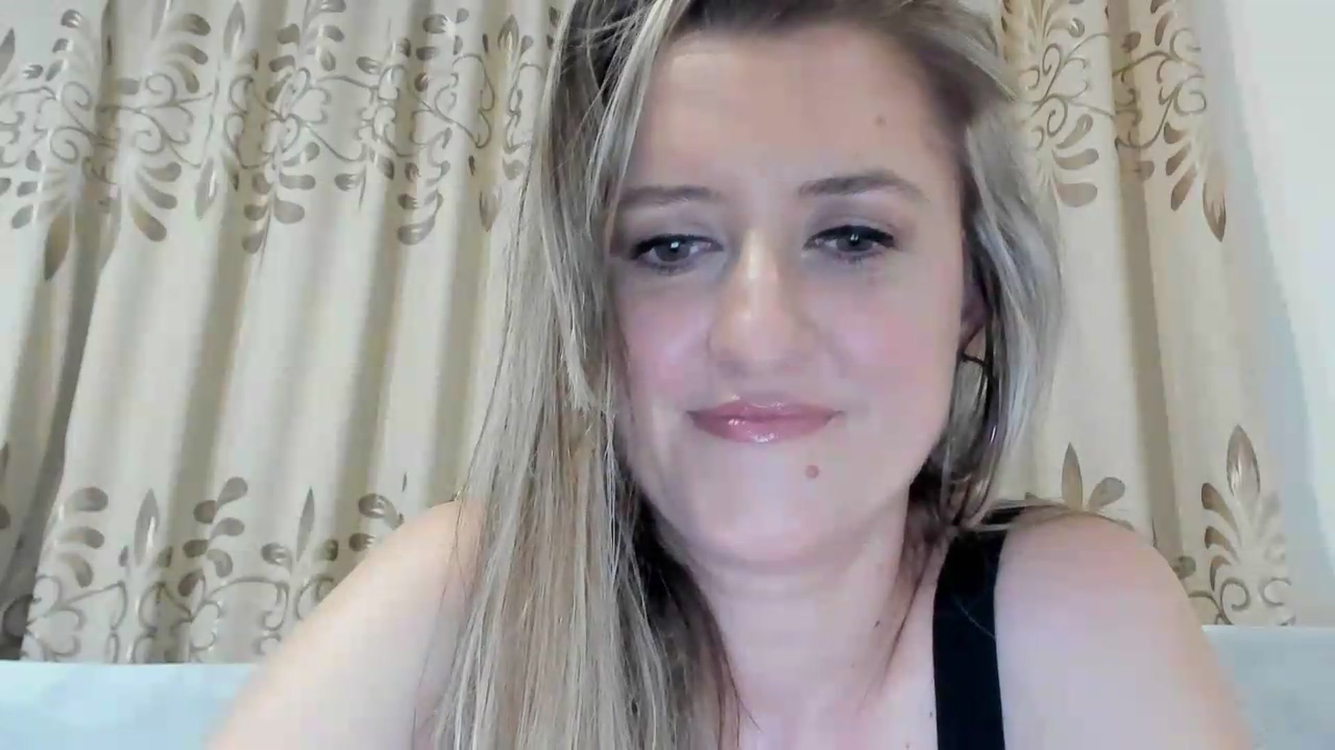Gallery image thumbnail from BestDream's myfreecams stream on, 08/12/2026, 24:06 image 14 of 20