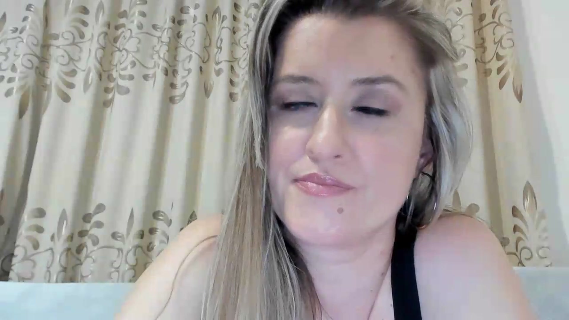 Gallery image thumbnail from BestDream's myfreecams stream on, 08/12/2026, 24:06 image 6 of 20