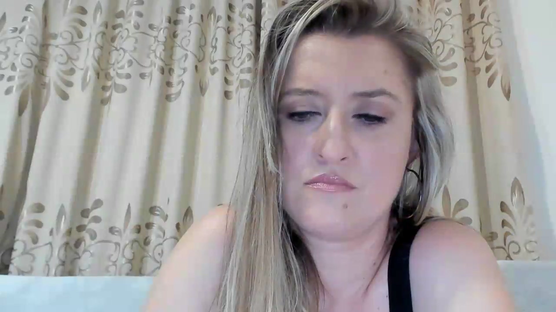 Gallery image thumbnail from BestDream's myfreecams stream on, 08/12/2026, 24:06 image 12 of 20