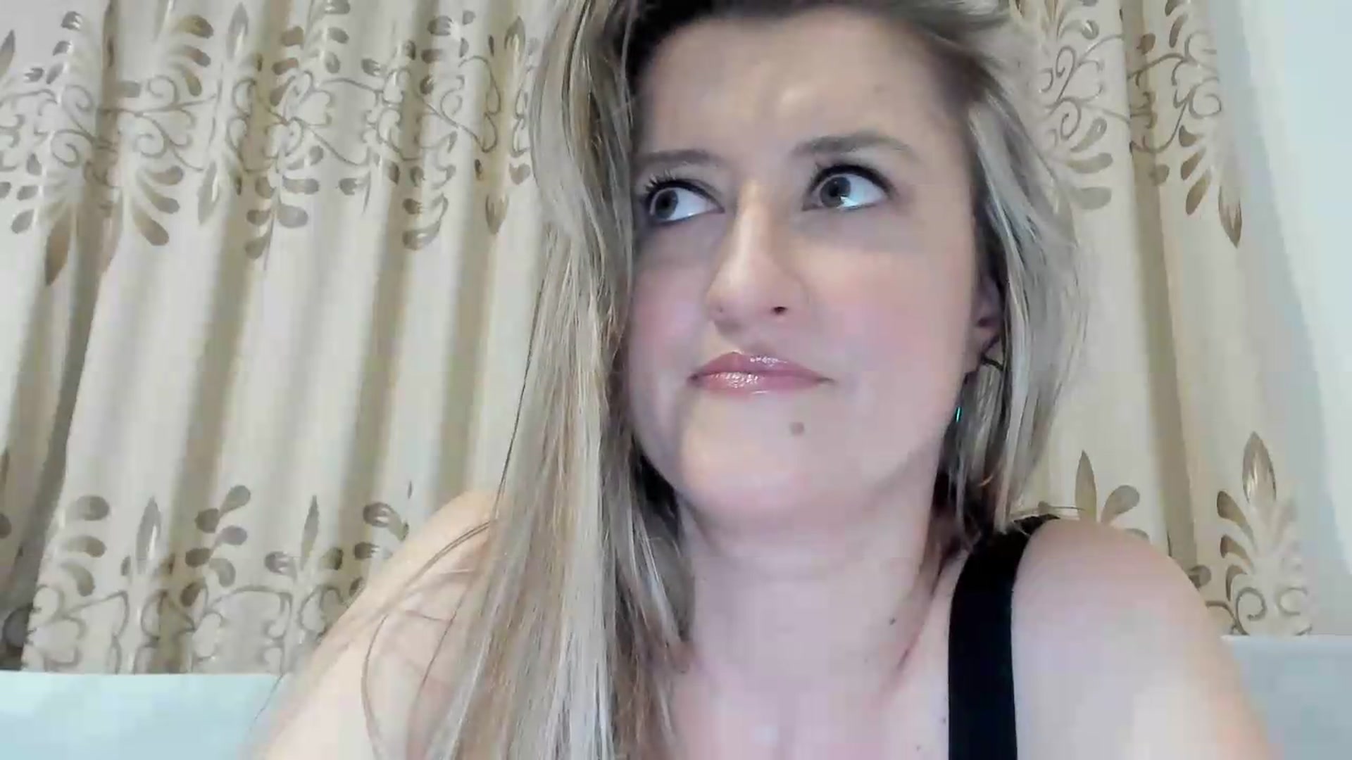 Gallery image thumbnail from BestDream's myfreecams stream on, 08/12/2026, 24:06 image 19 of 20