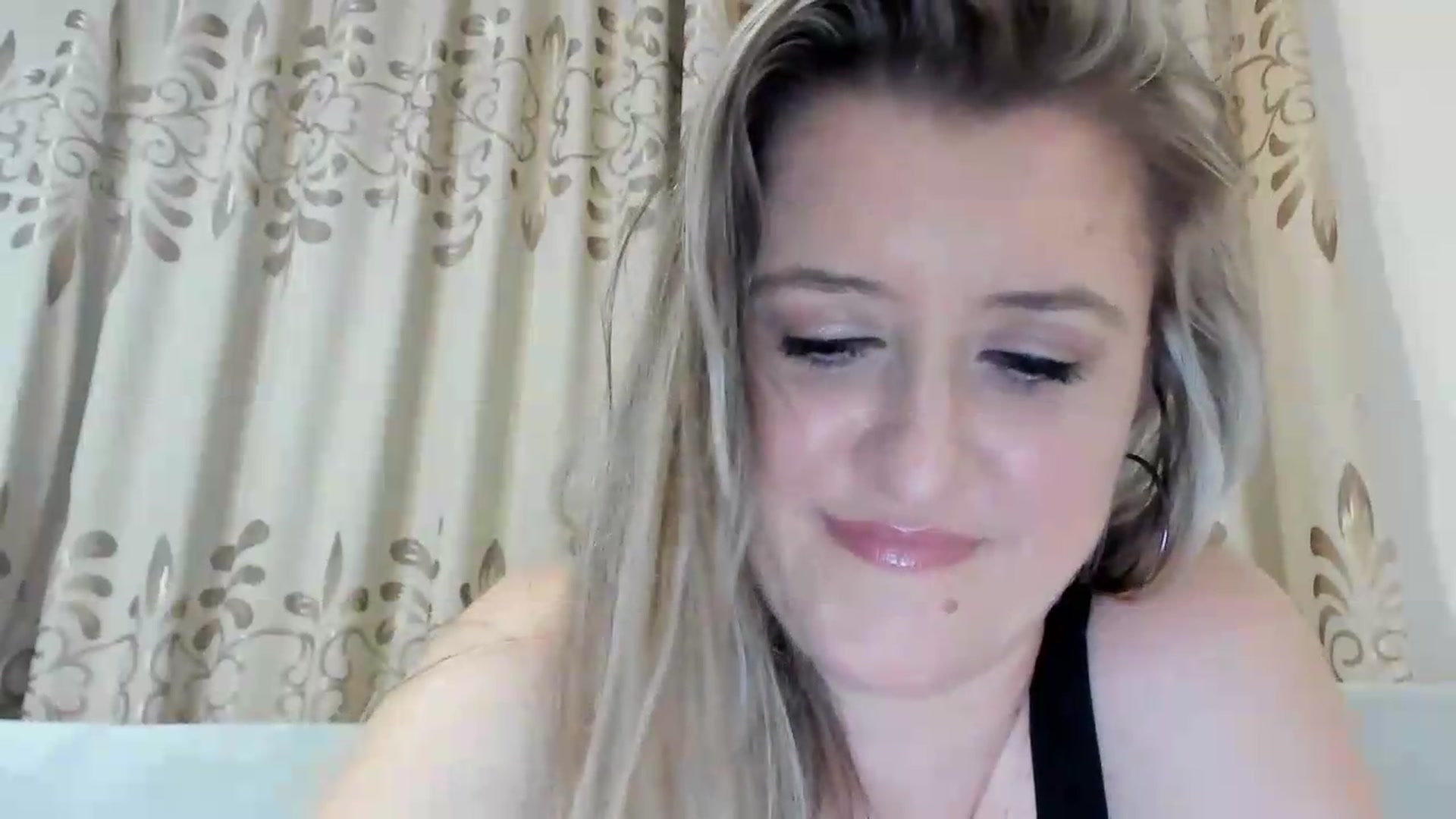 Gallery image thumbnail from BestDream's myfreecams stream on, 08/12/2026, 24:06 image 2 of 20