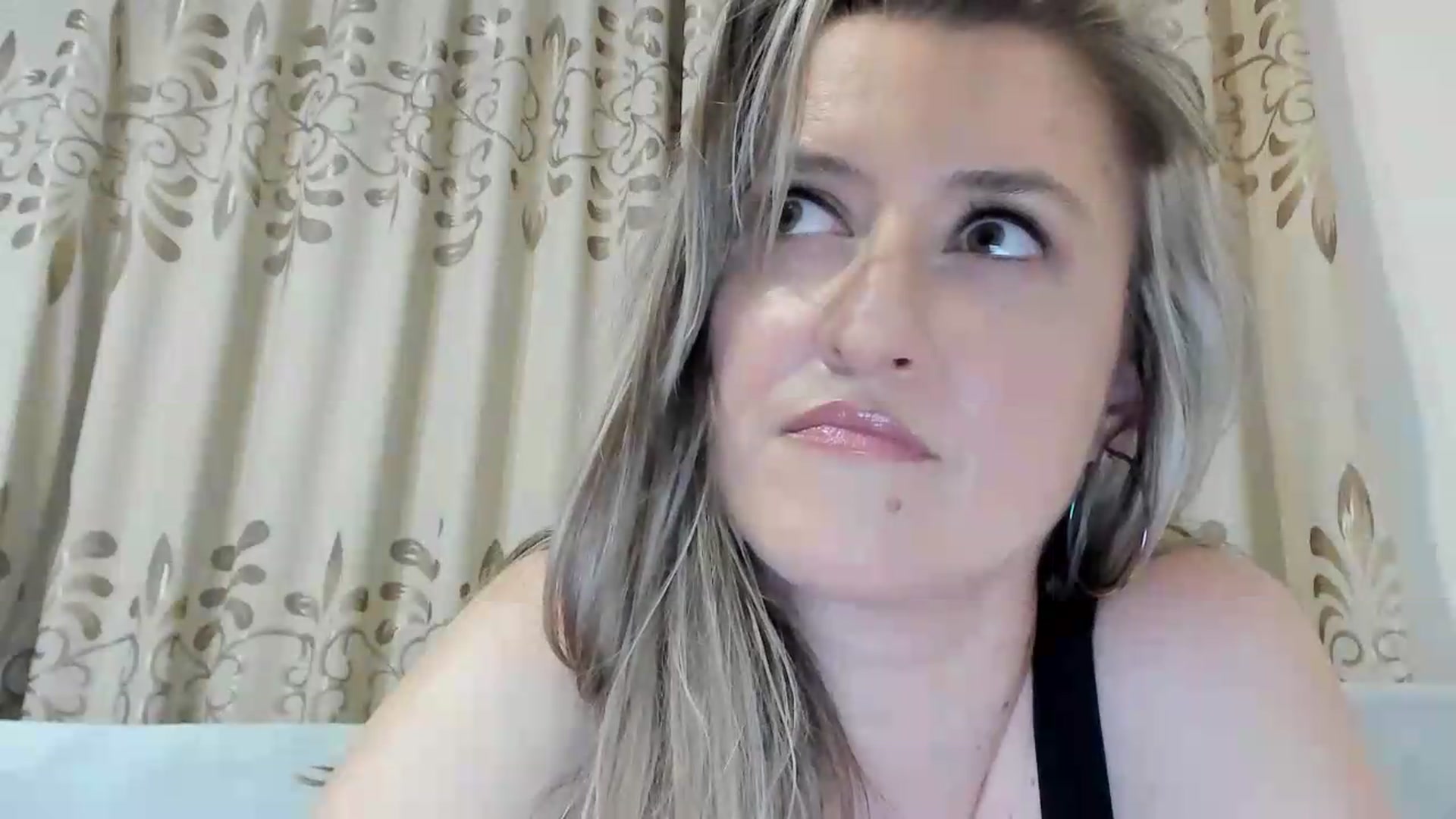 Gallery image thumbnail from BestDream's myfreecams stream on, 08/12/2026, 24:06 image 4 of 20