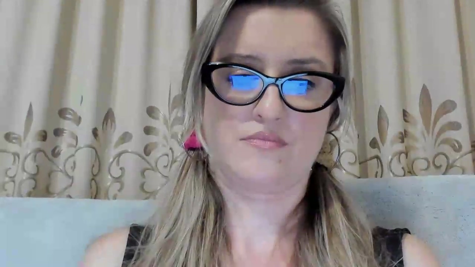Gallery image thumbnail from BestDream's myfreecams stream on, 08/12/2026, 01:18 image 8 of 20
