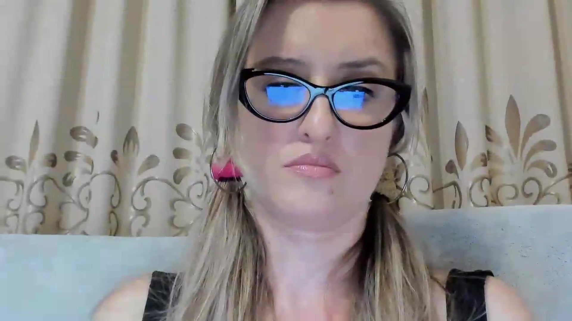 Gallery image thumbnail from BestDream's myfreecams stream on, 08/12/2026, 01:18 image 18 of 20