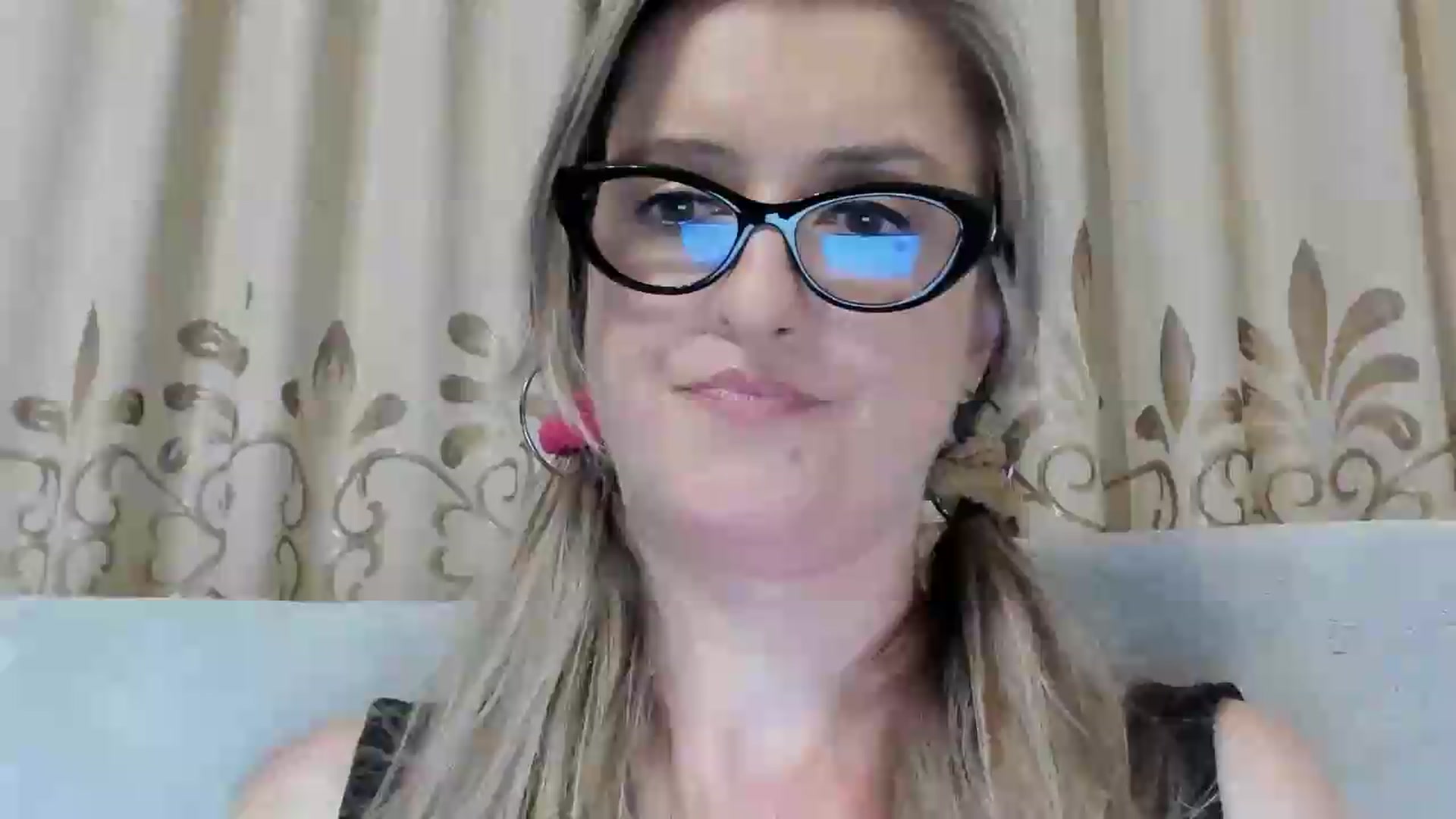 Gallery image thumbnail from BestDream's myfreecams stream on, 08/12/2026, 01:18 image 15 of 20
